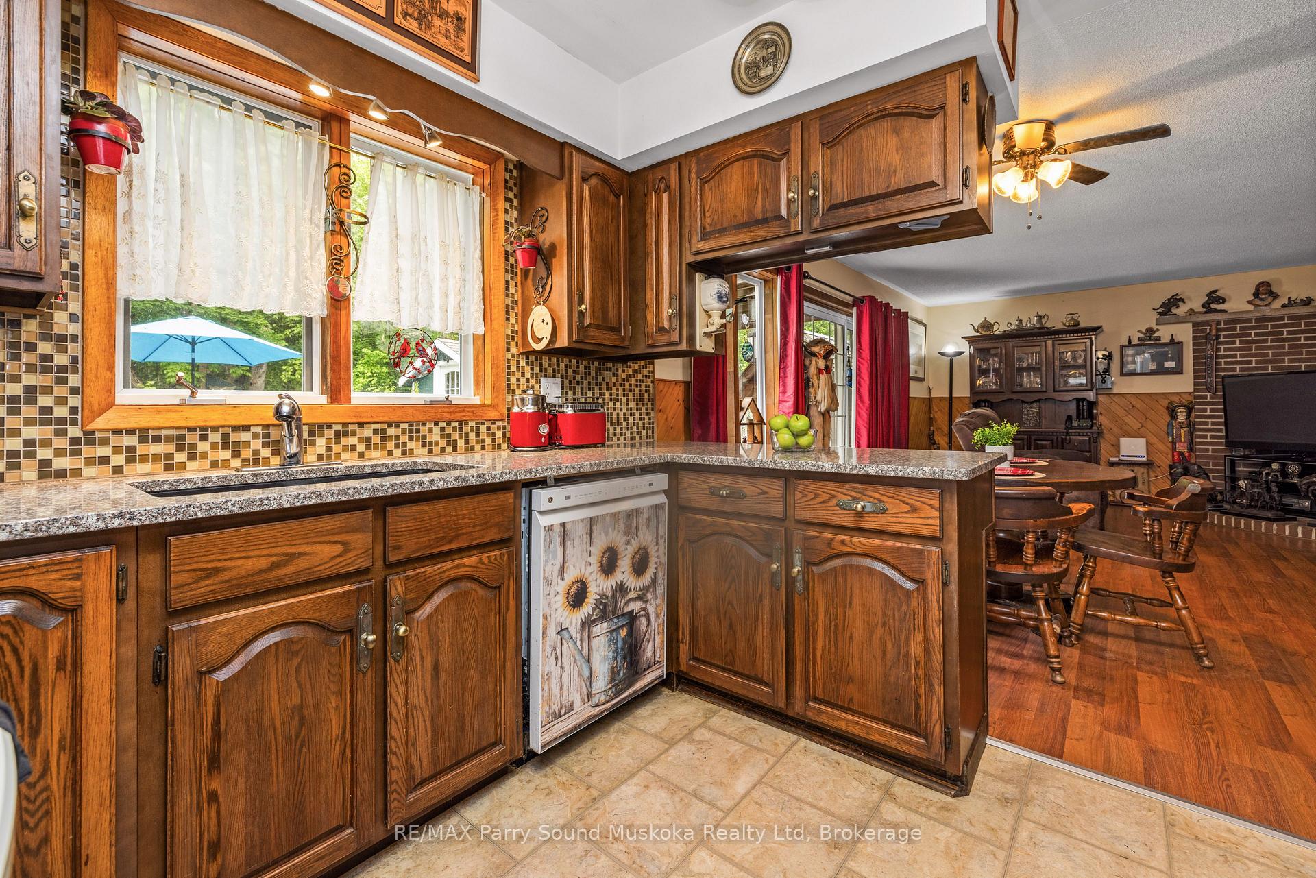 Photo 15 of 19 Macklaim Drive, Parry Sound — HOMEH