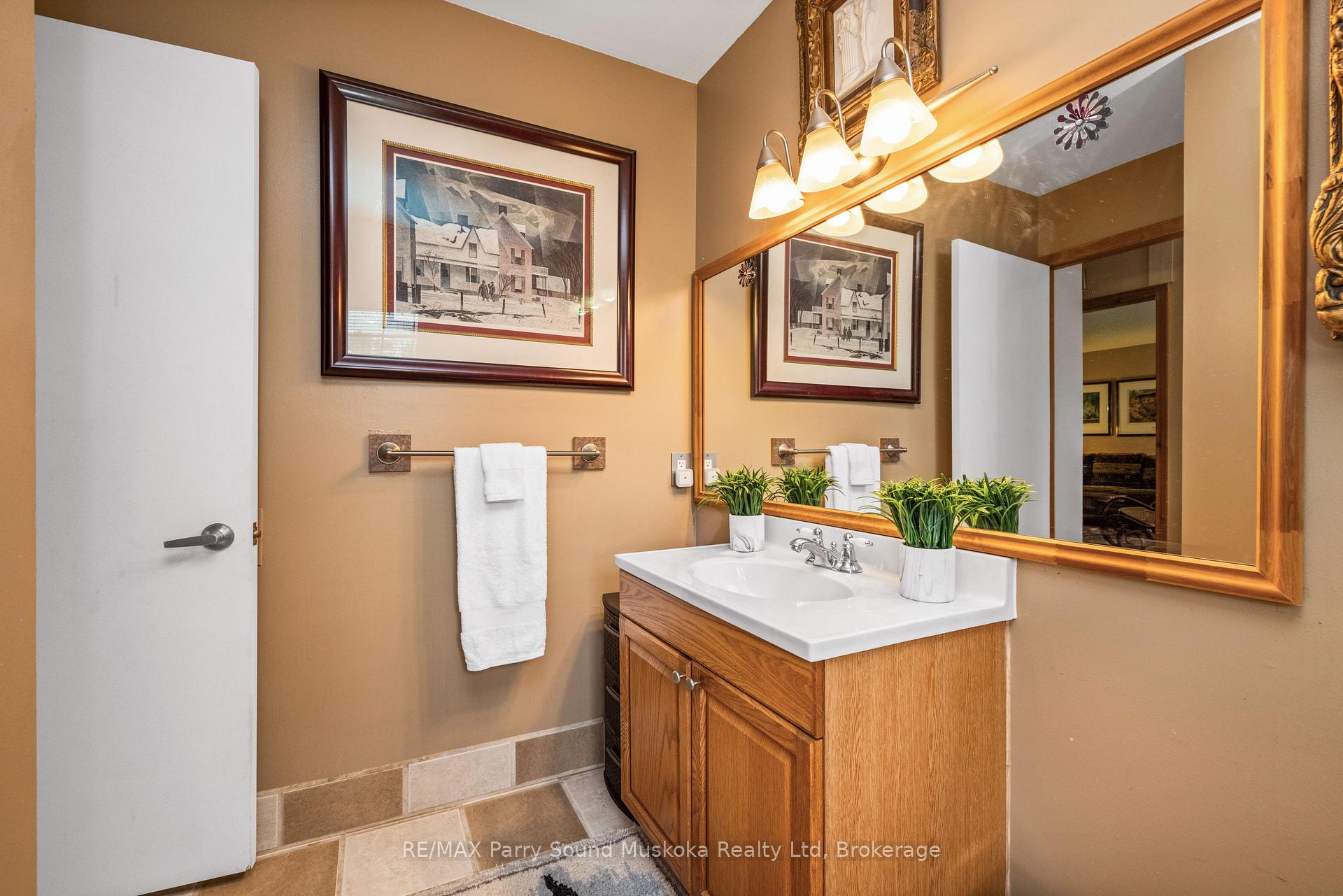 Photo 23 of 19 Macklaim Drive, Parry Sound — HOMEH