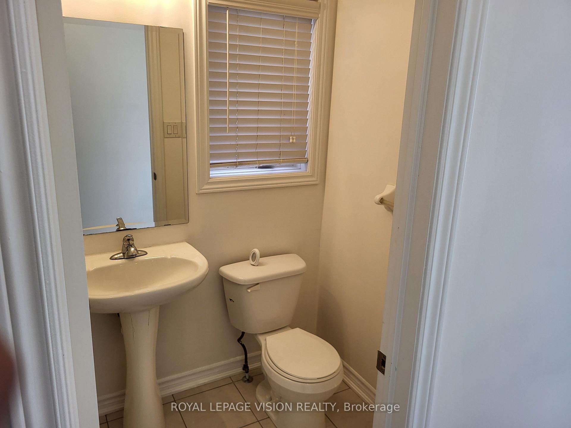 Photo 3 of Unit Upper, 715 Agnew Crescent, Milton, Beaty — HOMEH
