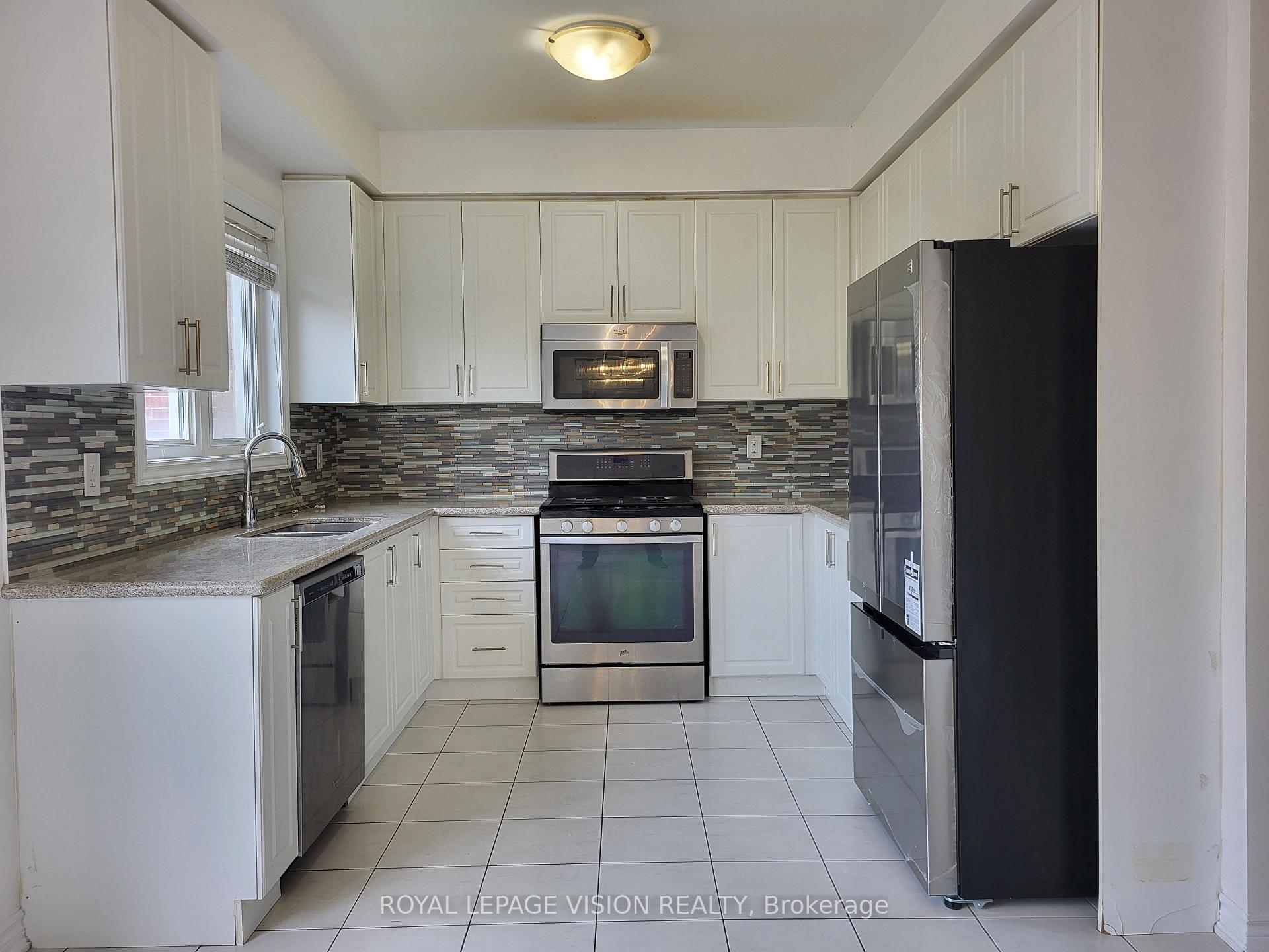 Photo 29 of Unit Upper, 715 Agnew Crescent, Milton, Beaty — HOMEH