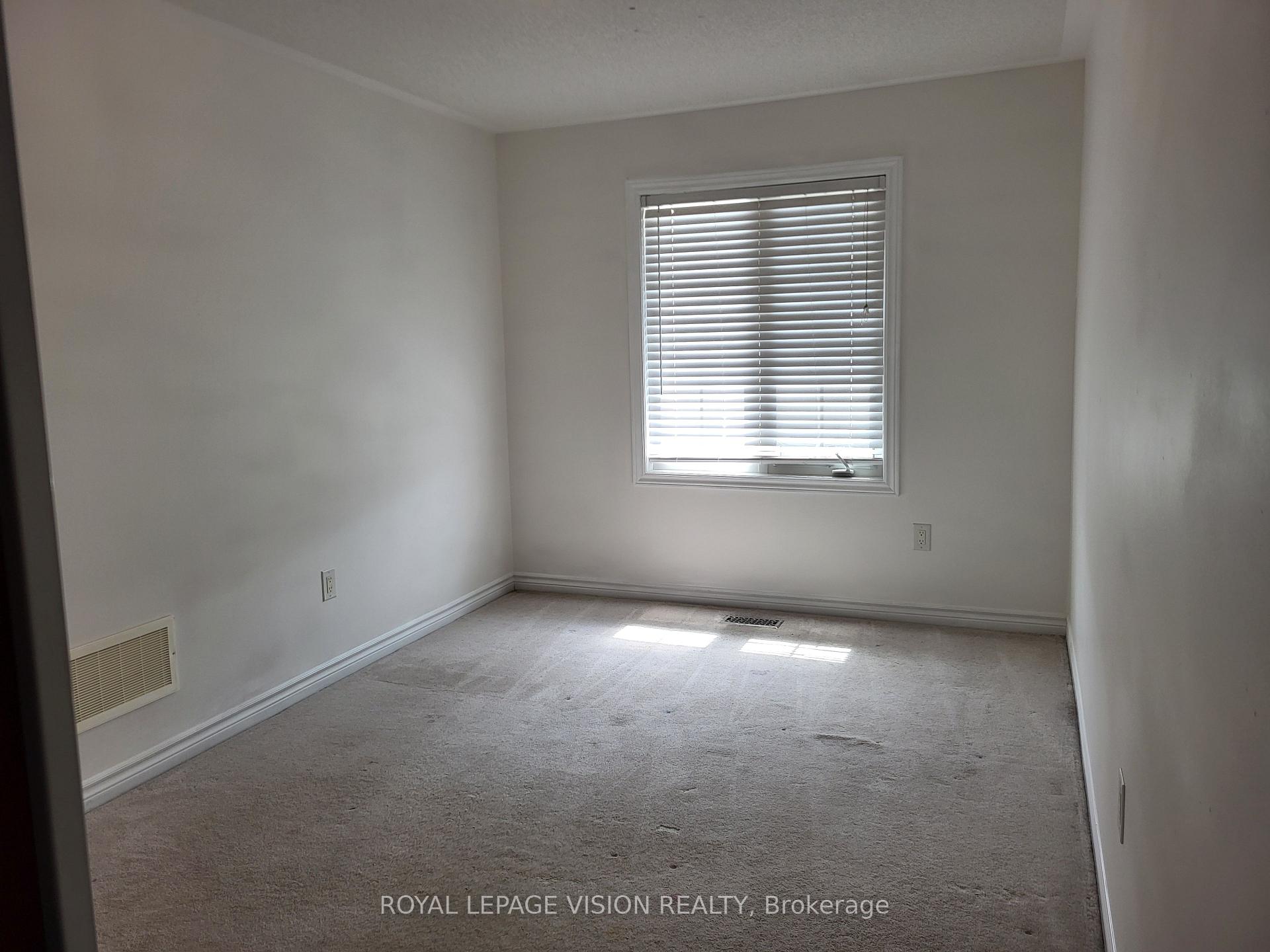 Photo 11 of Unit Upper, 715 Agnew Crescent, Milton, Beaty — HOMEH