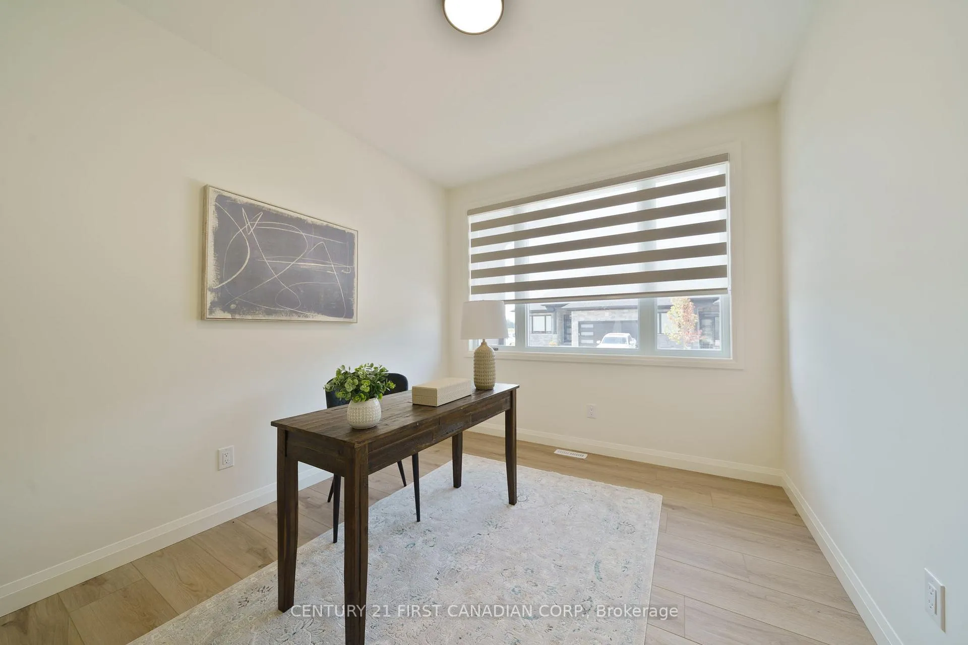 Photo 5 of Unit 8, 32 Postma Crescent, North Middlesex, Ailsa Craig — HOMEH