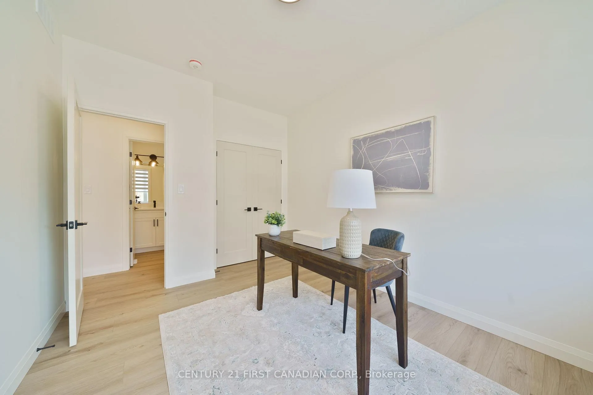 Photo 6 of Unit 8, 32 Postma Crescent, North Middlesex, Ailsa Craig — HOMEH