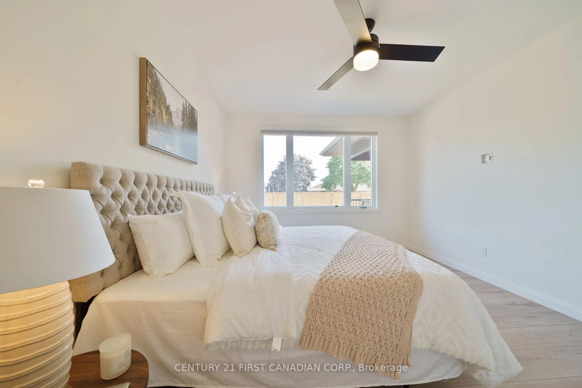 Photo 18 of Unit 8, 32 Postma Crescent, North Middlesex, Ailsa Craig — HOMEH