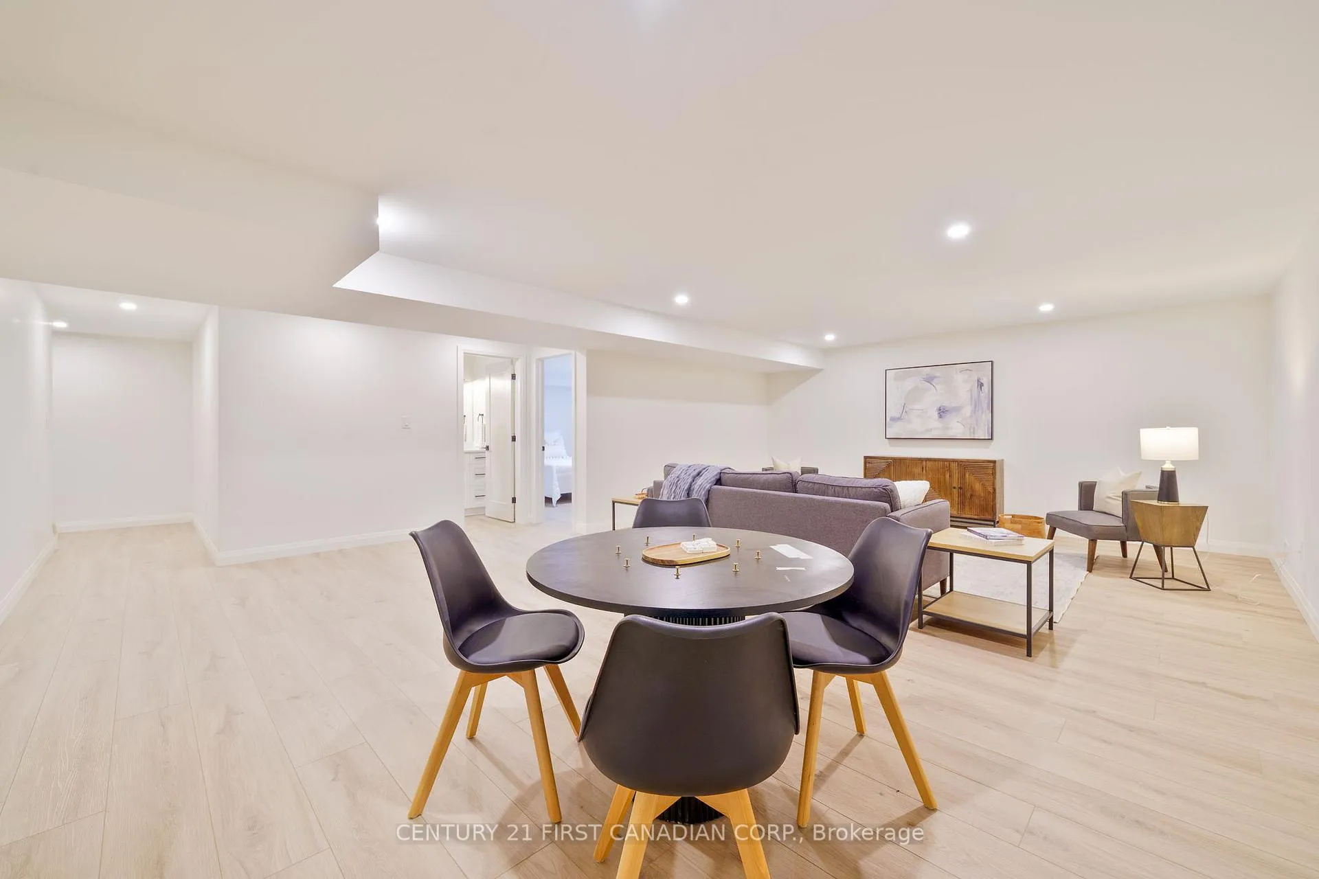 Photo 26 of Unit 8, 32 Postma Crescent, North Middlesex, Ailsa Craig — HOMEH