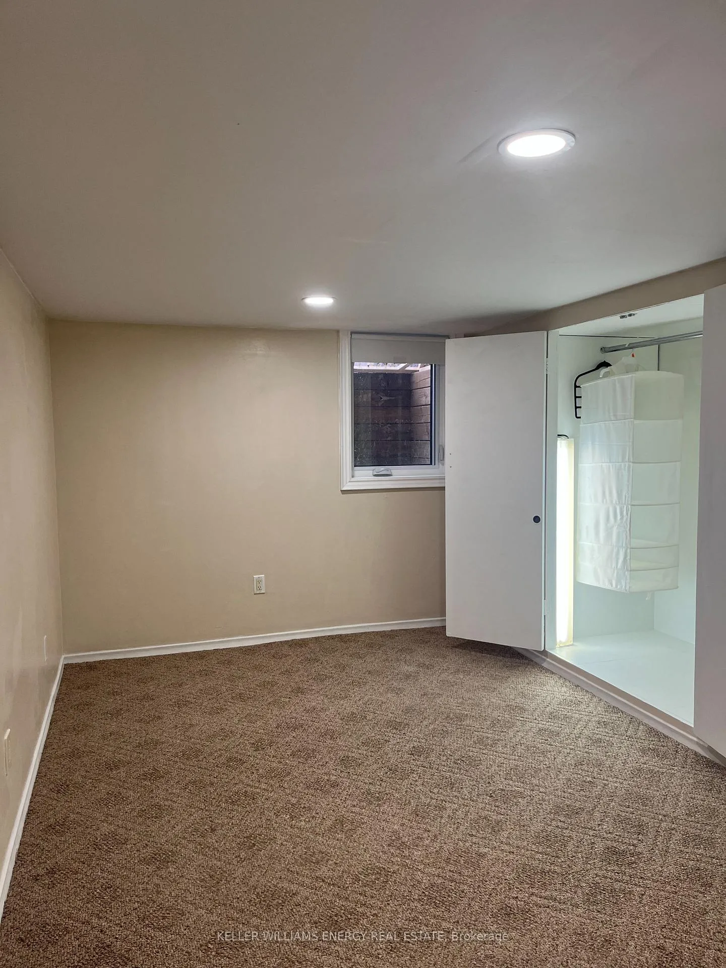 Photo 2 of 592 Radisson Avenue, Oshawa, Vanier — HOMEH