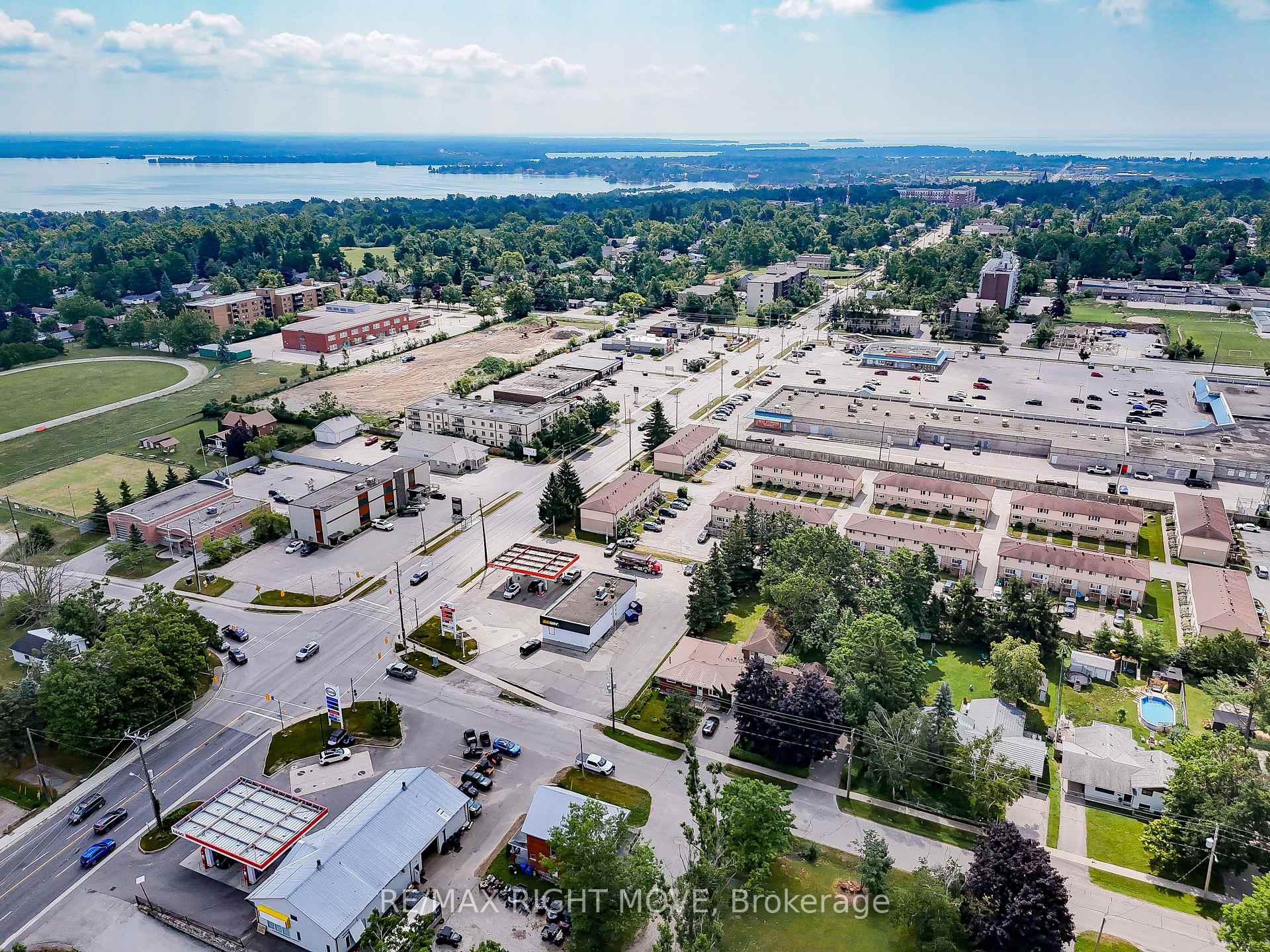 Photo 6 of 4 Skyline Drive, Orillia — HOMEH