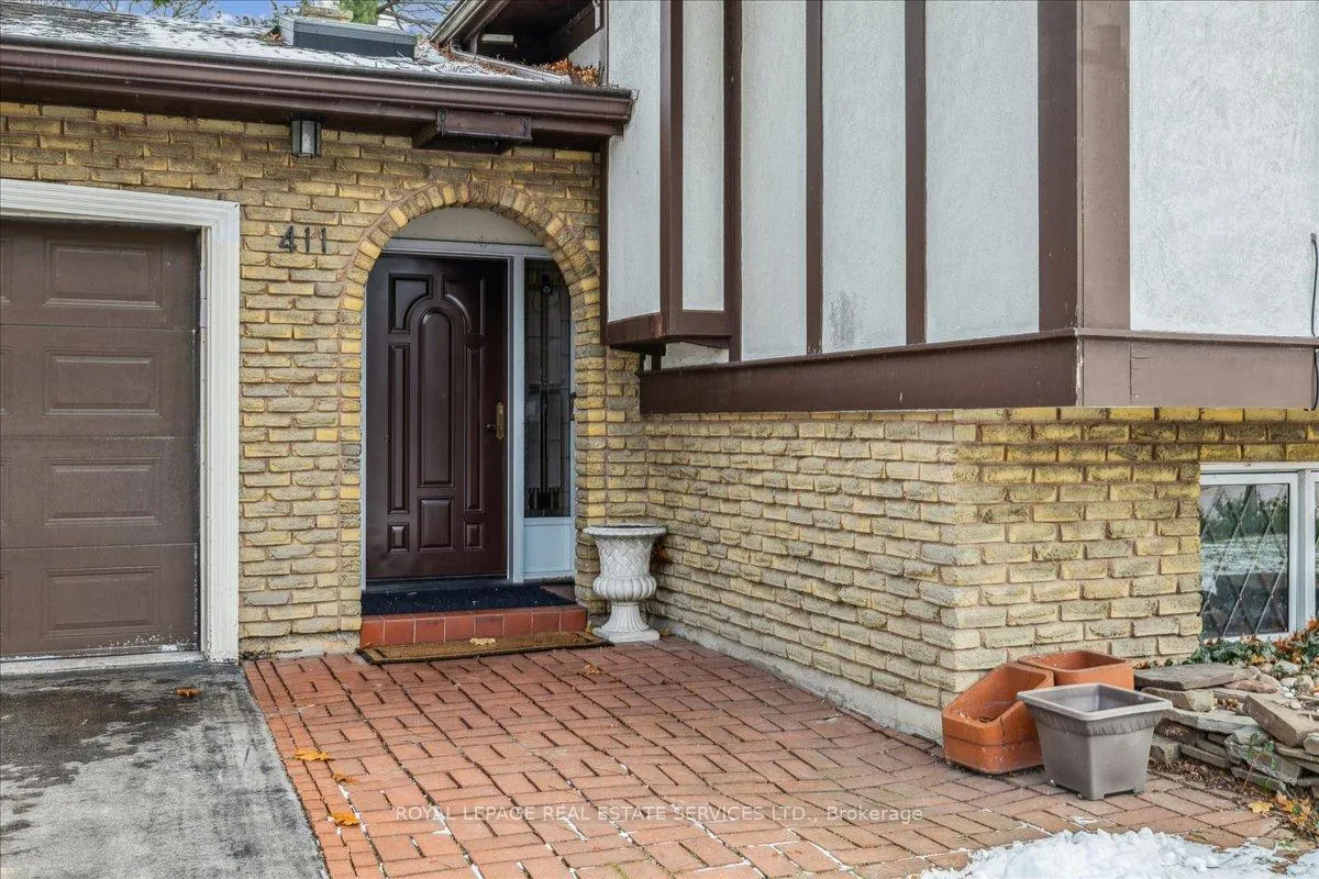 Photo 3 of 411 Brookmill Road, Oakville, Ford — HOMEH