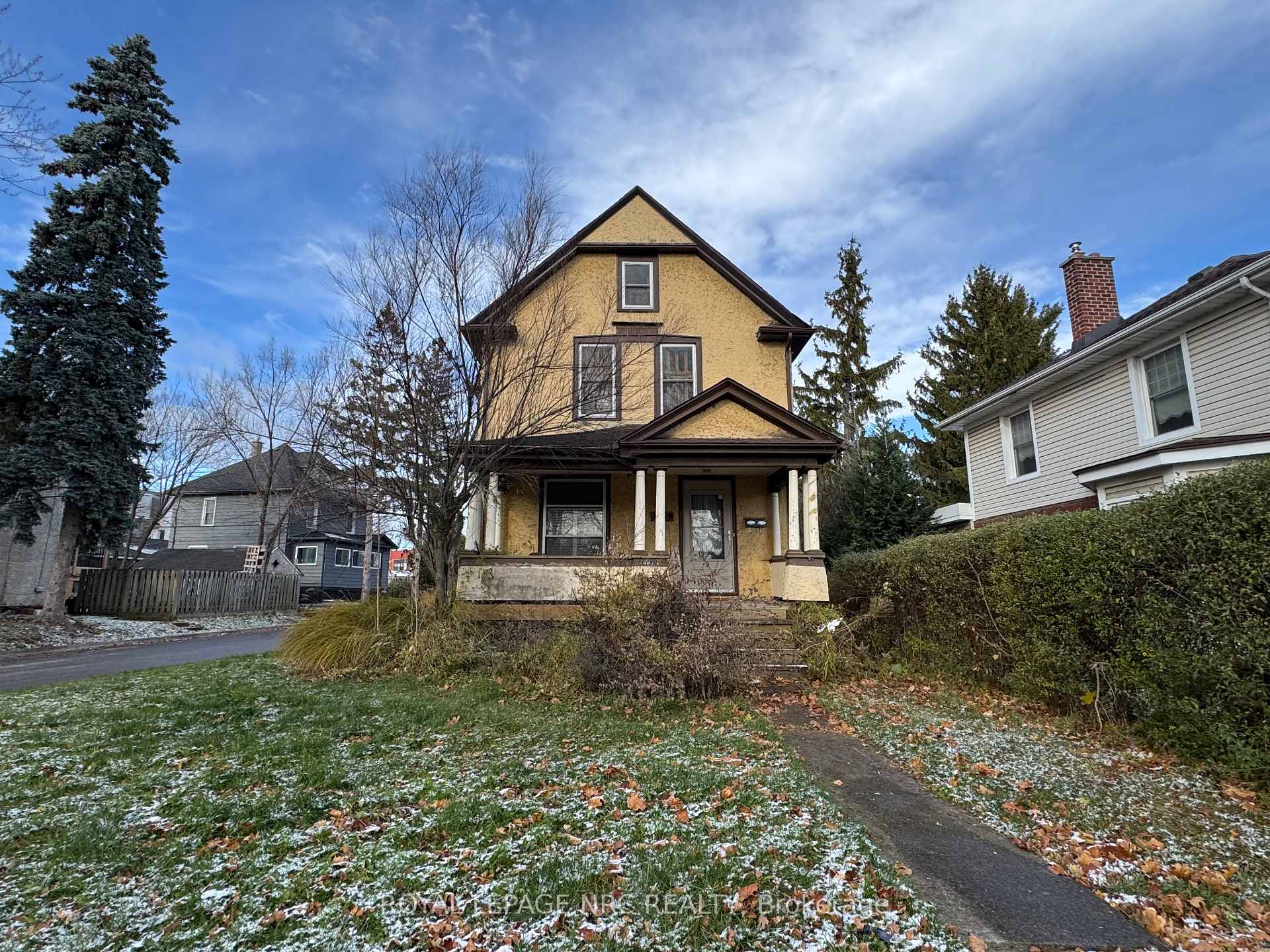 Photo 1 of 4579 Eastwood Crescent, Niagara Falls, Downtown — HOMEH