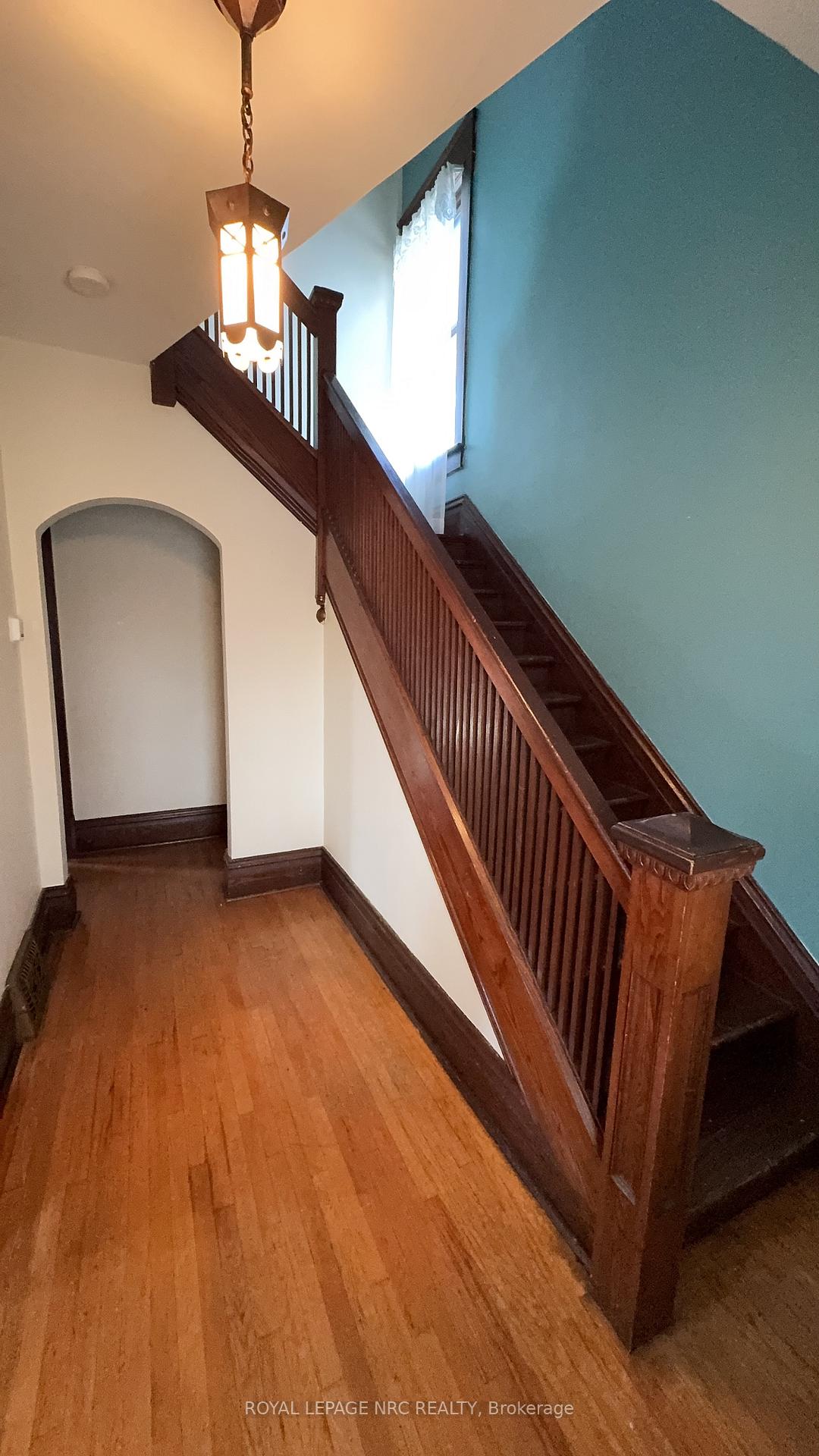 Photo 13 of 4579 Eastwood Crescent, Niagara Falls, Downtown — HOMEH