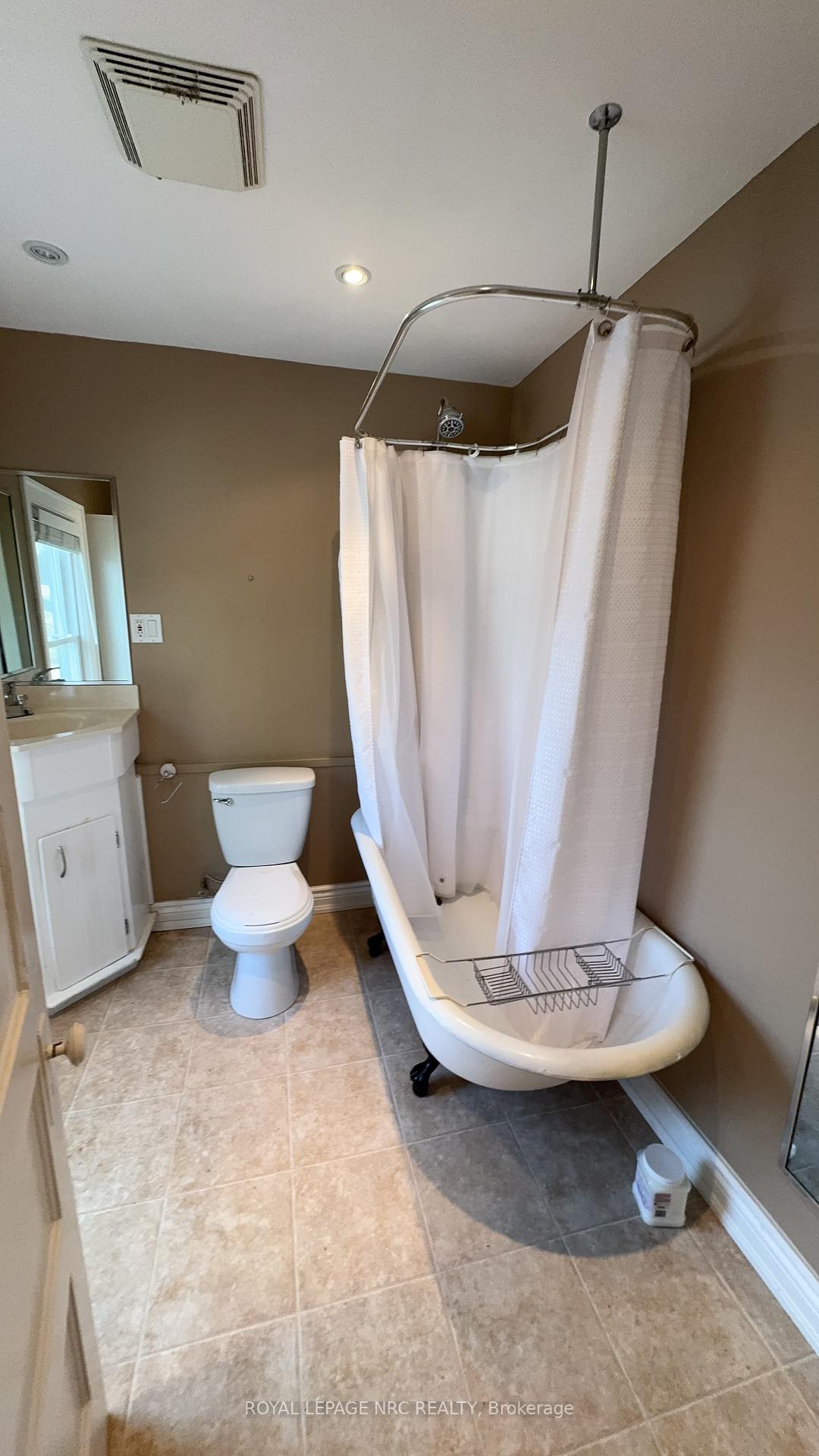 Photo 23 of 4579 Eastwood Crescent, Niagara Falls, Downtown — HOMEH