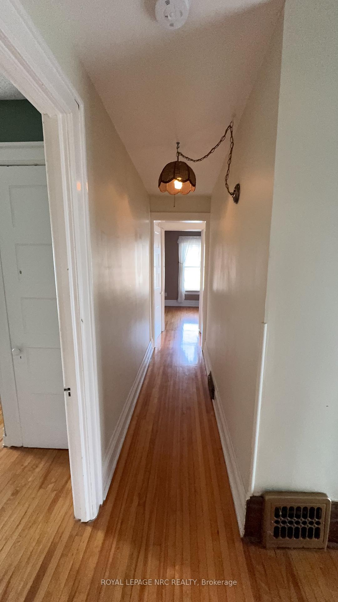 Photo 25 of 4579 Eastwood Crescent, Niagara Falls, Downtown — HOMEH