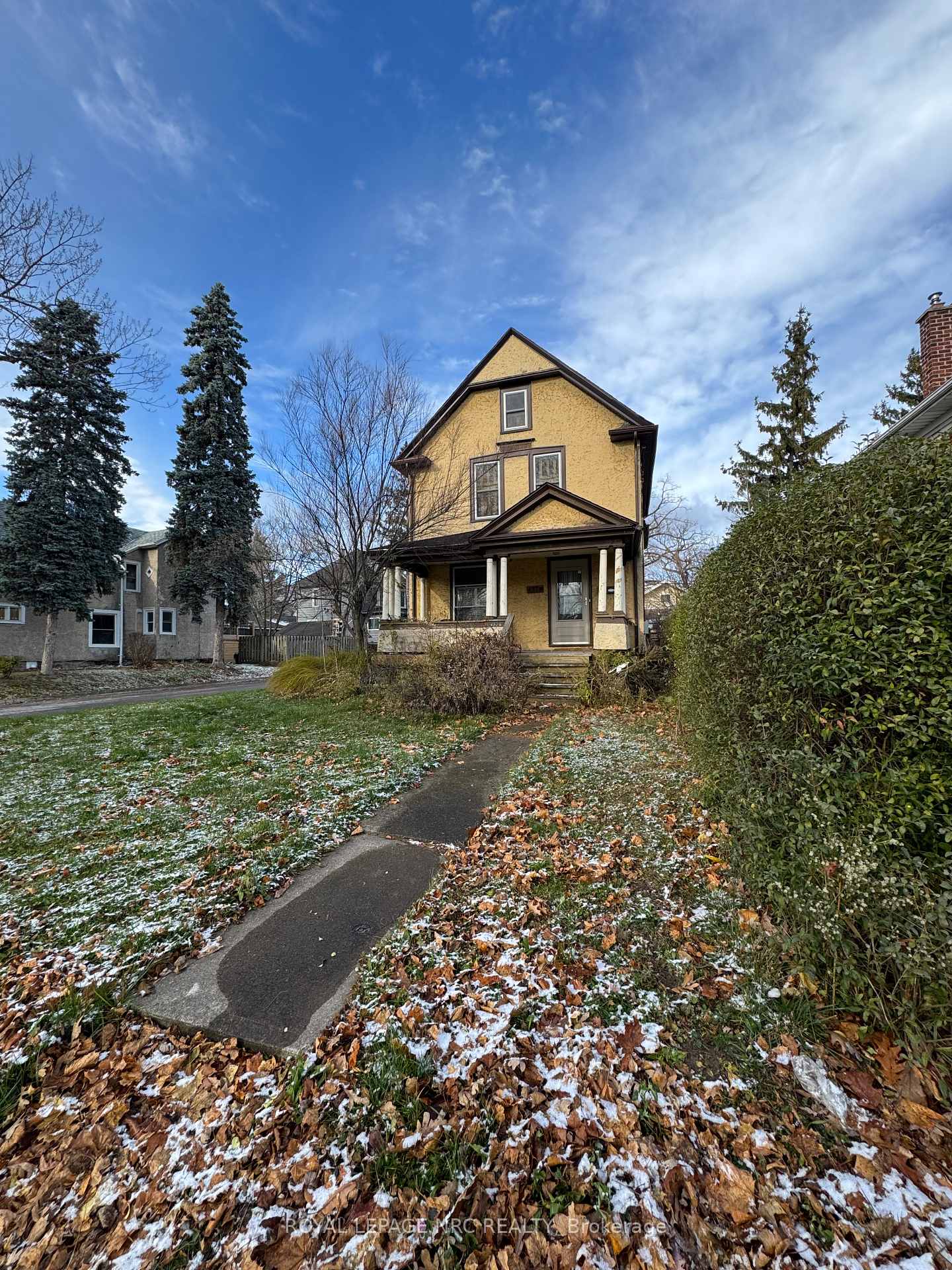 Photo 39 of 4579 Eastwood Crescent, Niagara Falls, Downtown — HOMEH