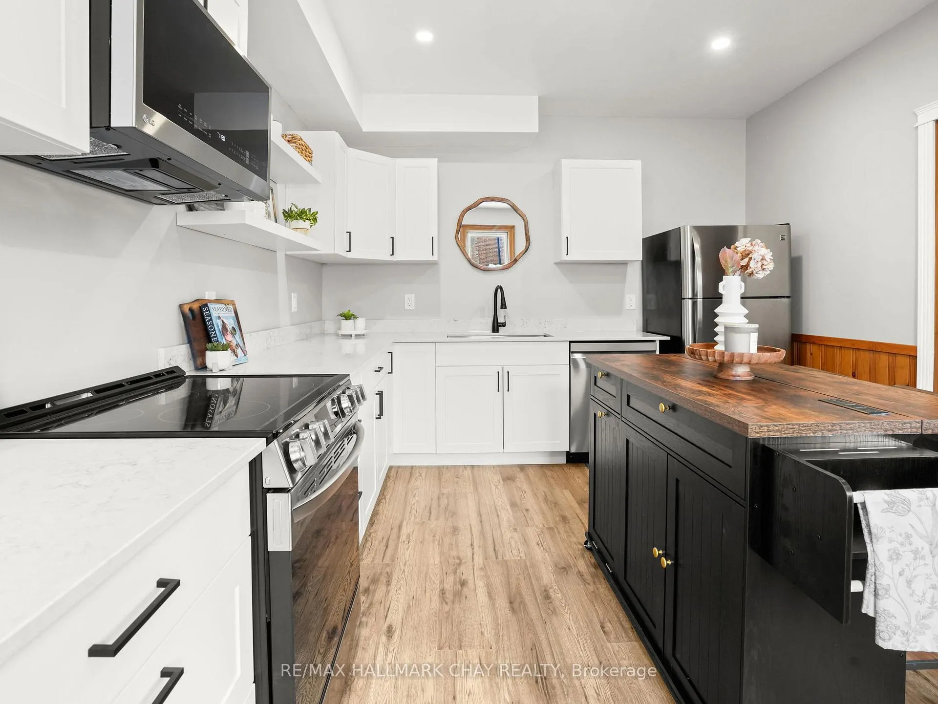 Photo 13 of 14 Wilson Street, New Tecumseth, Tottenham — HOMEH