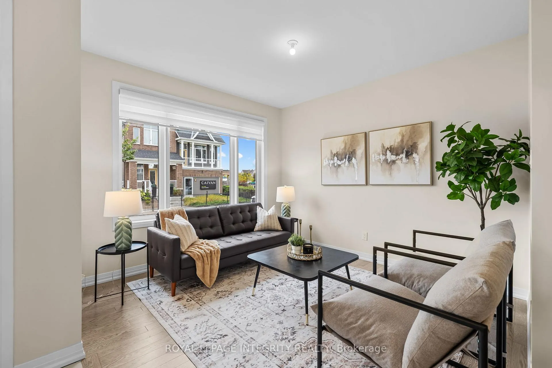 Photo 4 of 807 Mercier Crescent E, Ottawa, Chapel Hill South - Orleans Village — HOMEH