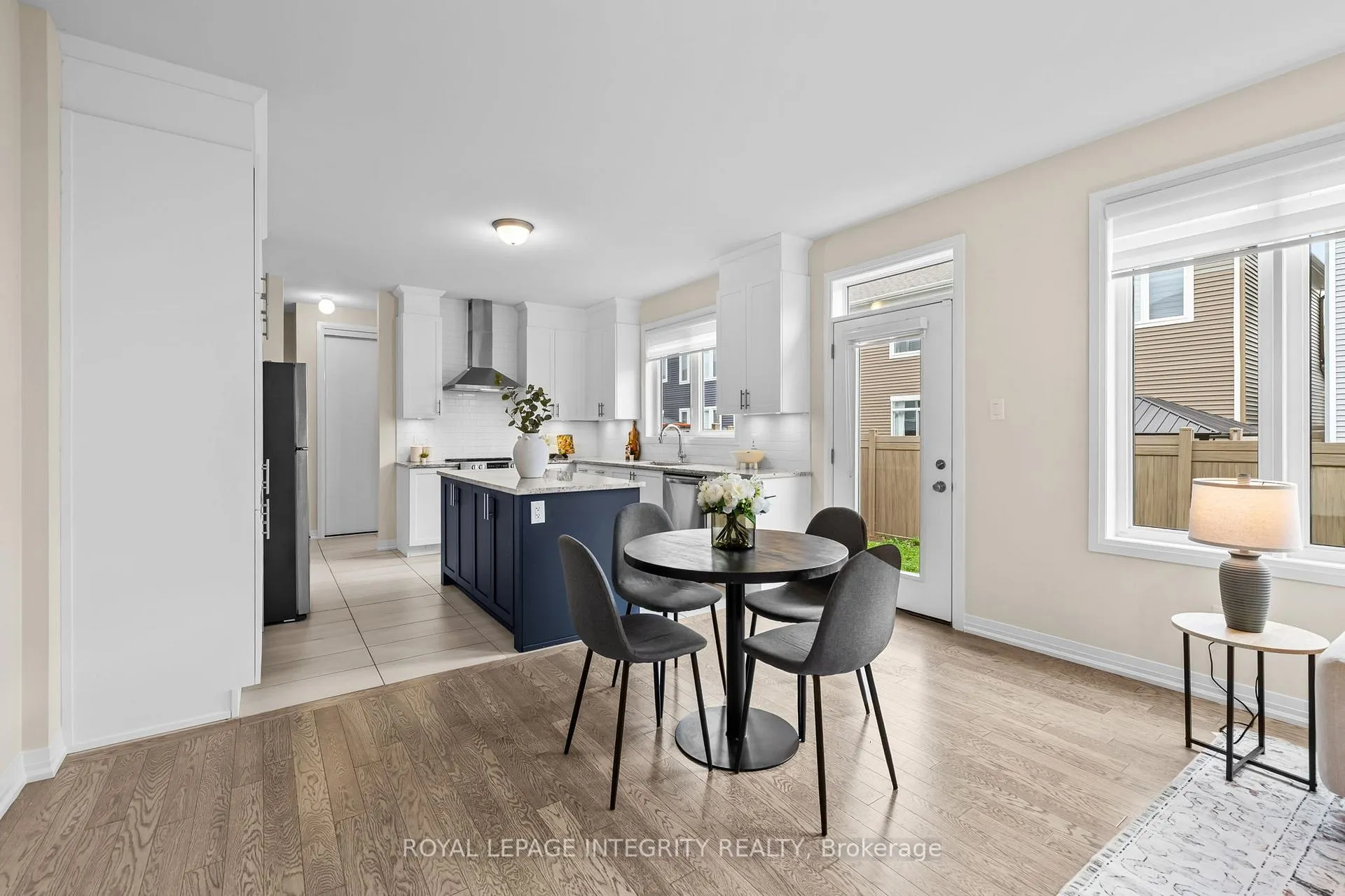 Photo 10 of 807 Mercier Crescent E, Ottawa, Chapel Hill South - Orleans Village — HOMEH