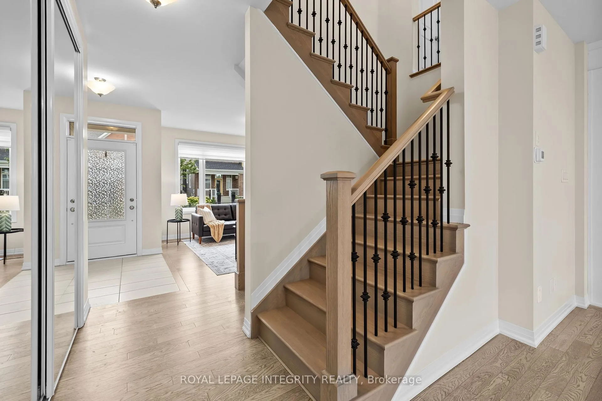 Photo 16 of 807 Mercier Crescent E, Ottawa, Chapel Hill South - Orleans Village — HOMEH