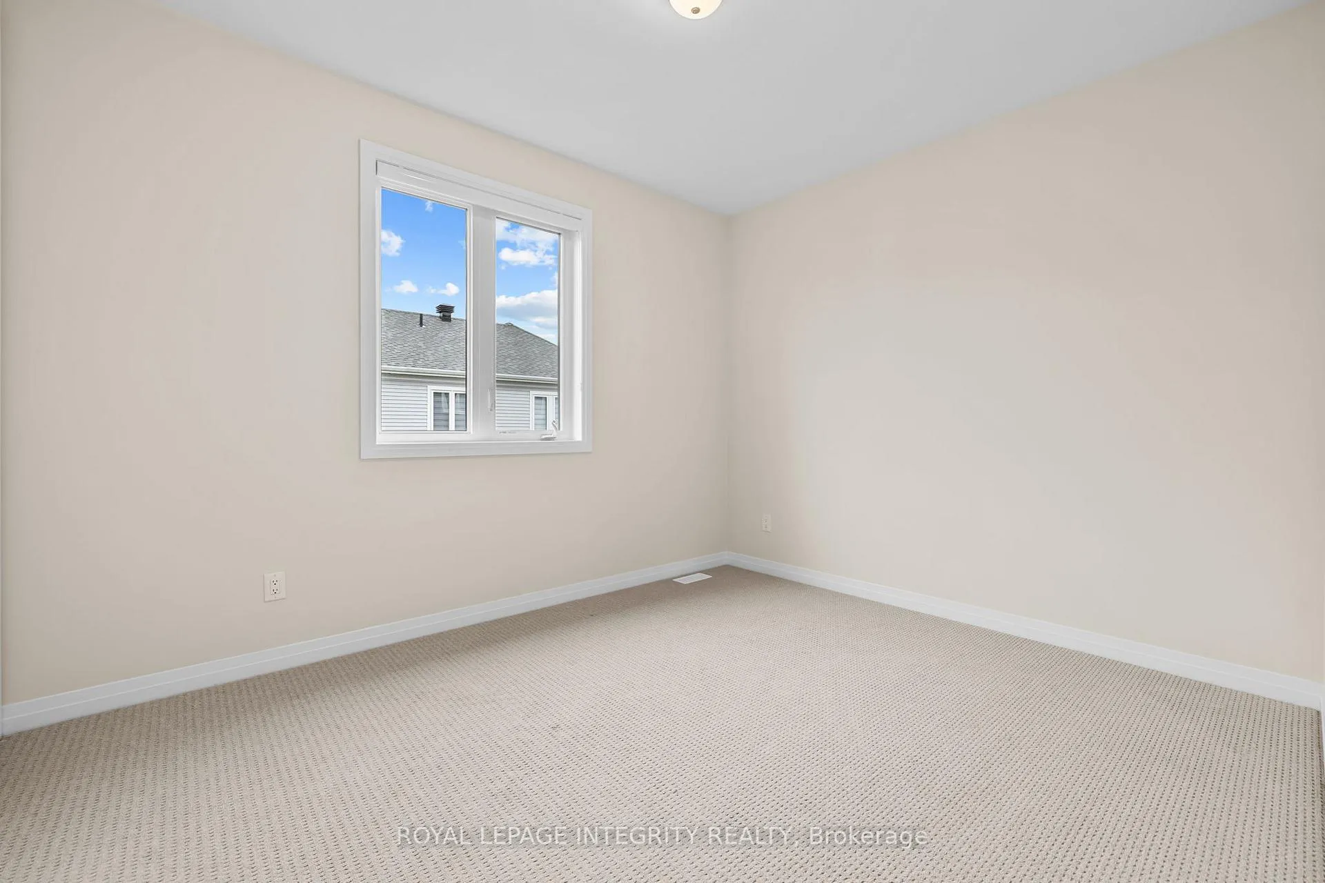 Photo 20 of 807 Mercier Crescent E, Ottawa, Chapel Hill South - Orleans Village — HOMEH