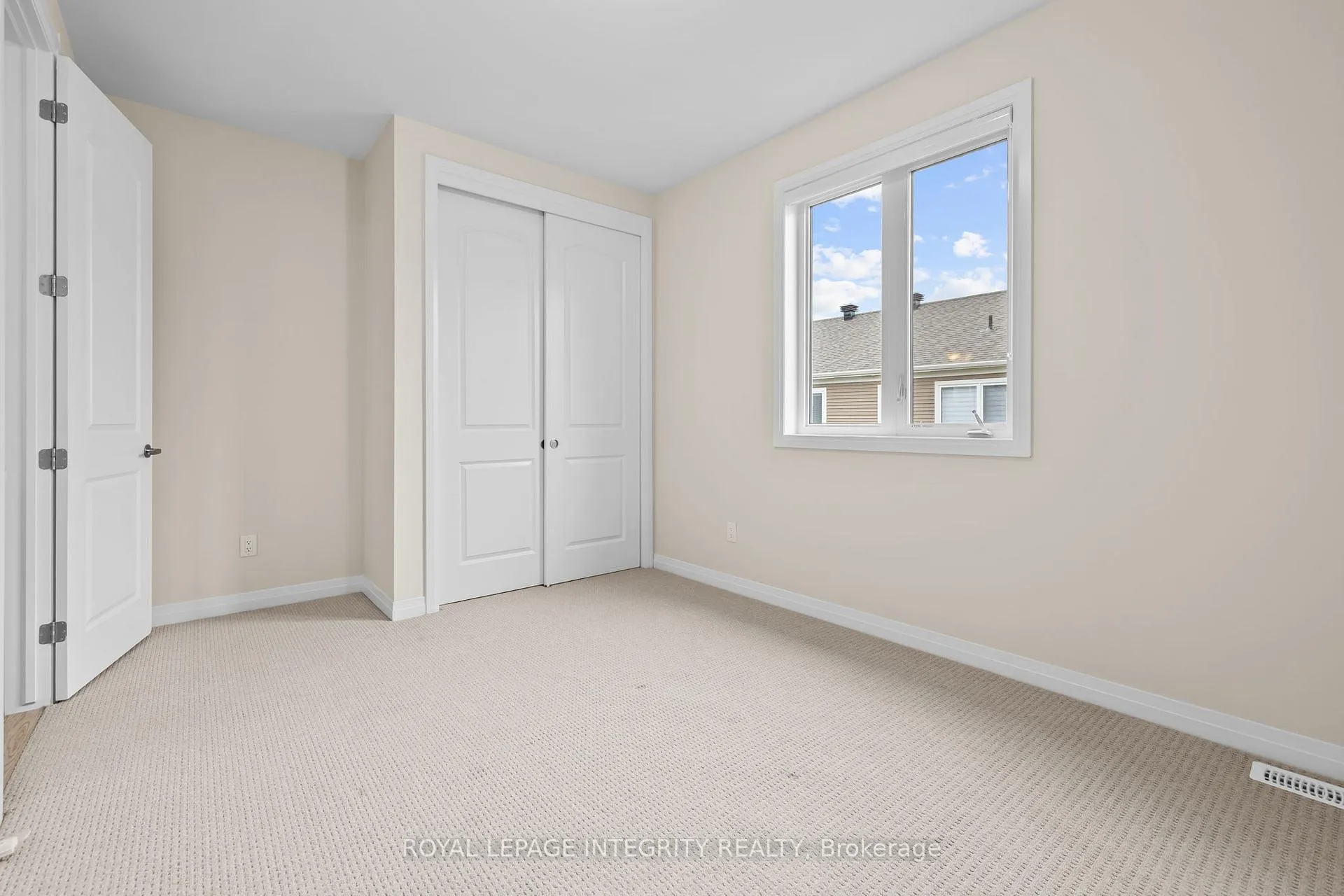 Photo 21 of 807 Mercier Crescent E, Ottawa, Chapel Hill South - Orleans Village — HOMEH