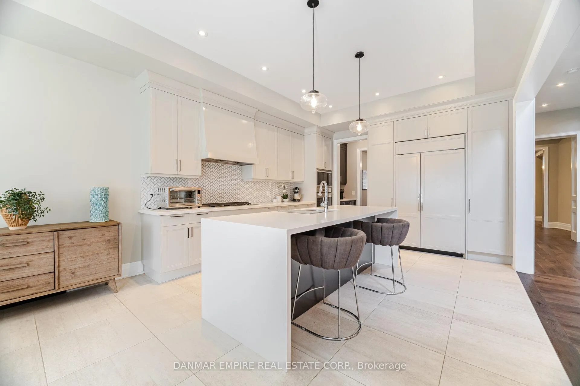 Photo 8 of 386 Tudor Avenue, Oakville, West — HOMEH