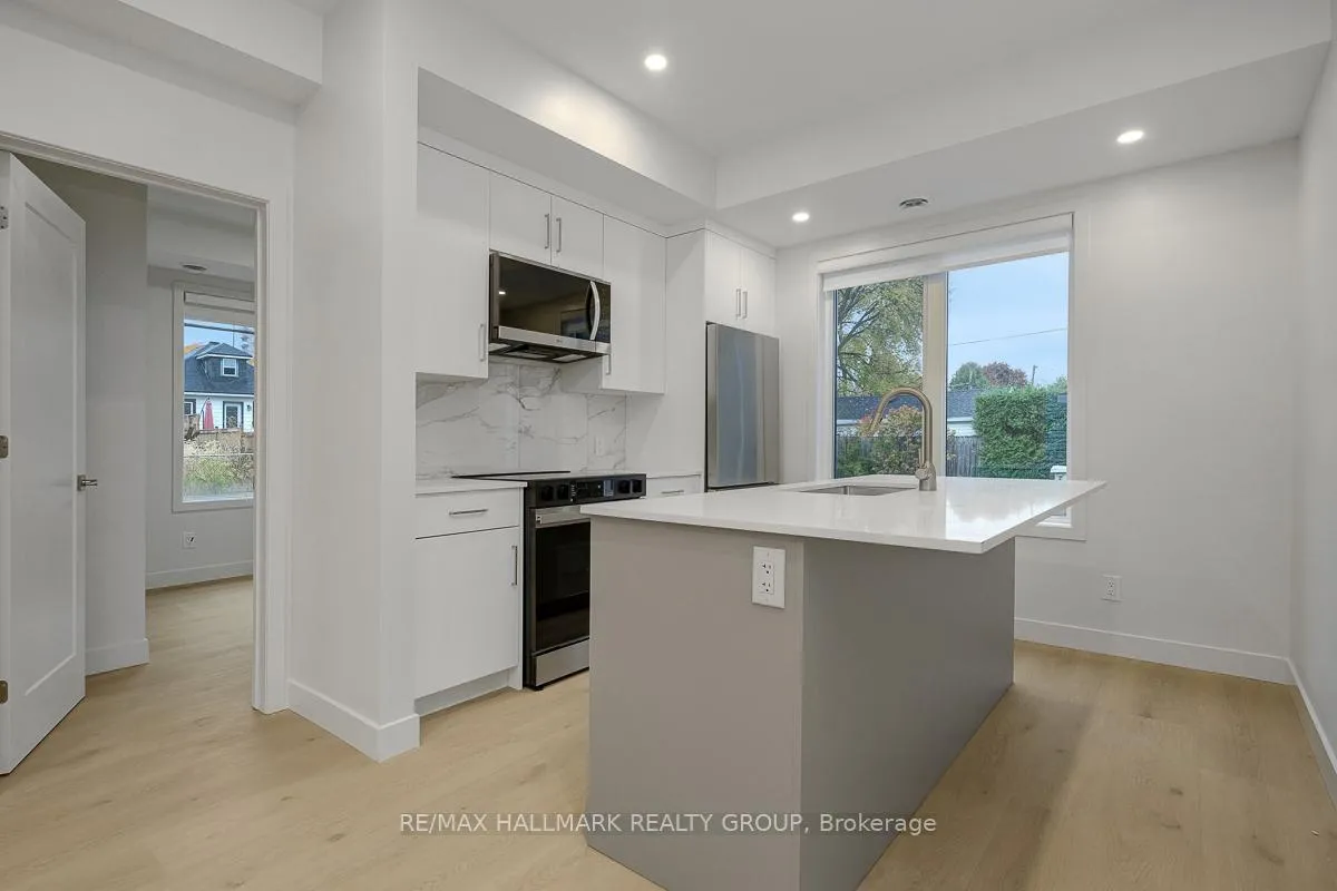 Photo 6 of Unit 4, 199 Columbus Avenue, Ottawa, Overbrook/Castle Heights — HOMEH
