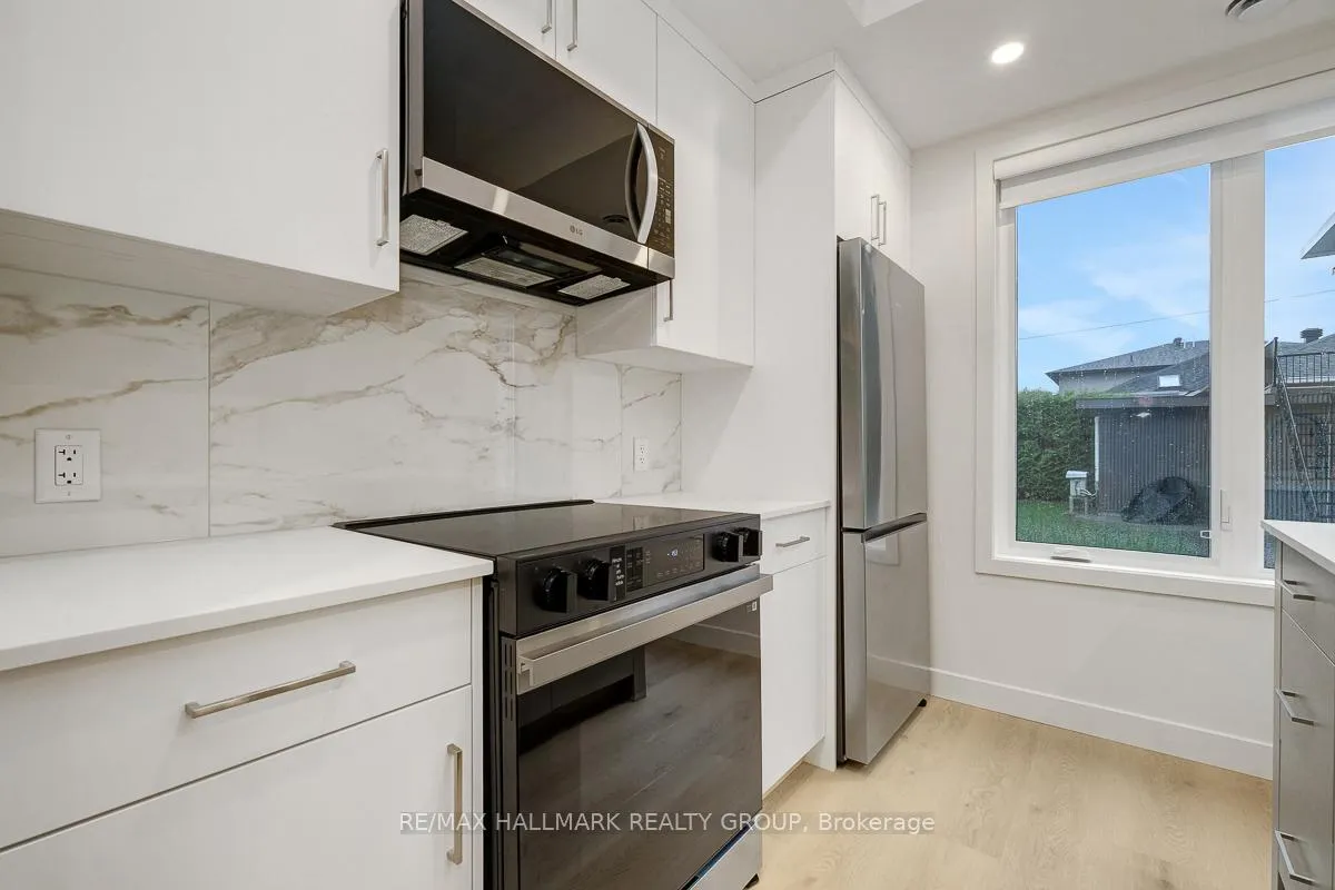 Photo 7 of Unit 4, 199 Columbus Avenue, Ottawa, Overbrook/Castle Heights — HOMEH