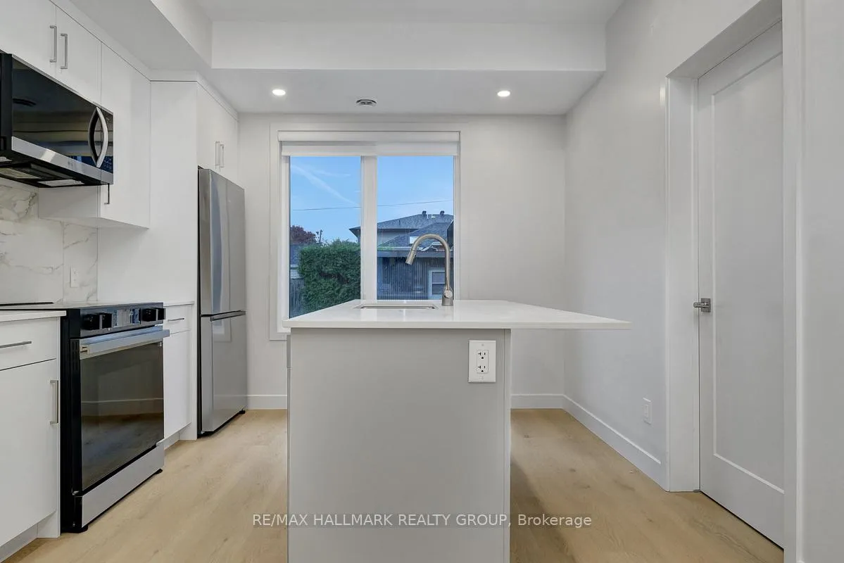 Photo 8 of Unit 4, 199 Columbus Avenue, Ottawa, Overbrook/Castle Heights — HOMEH