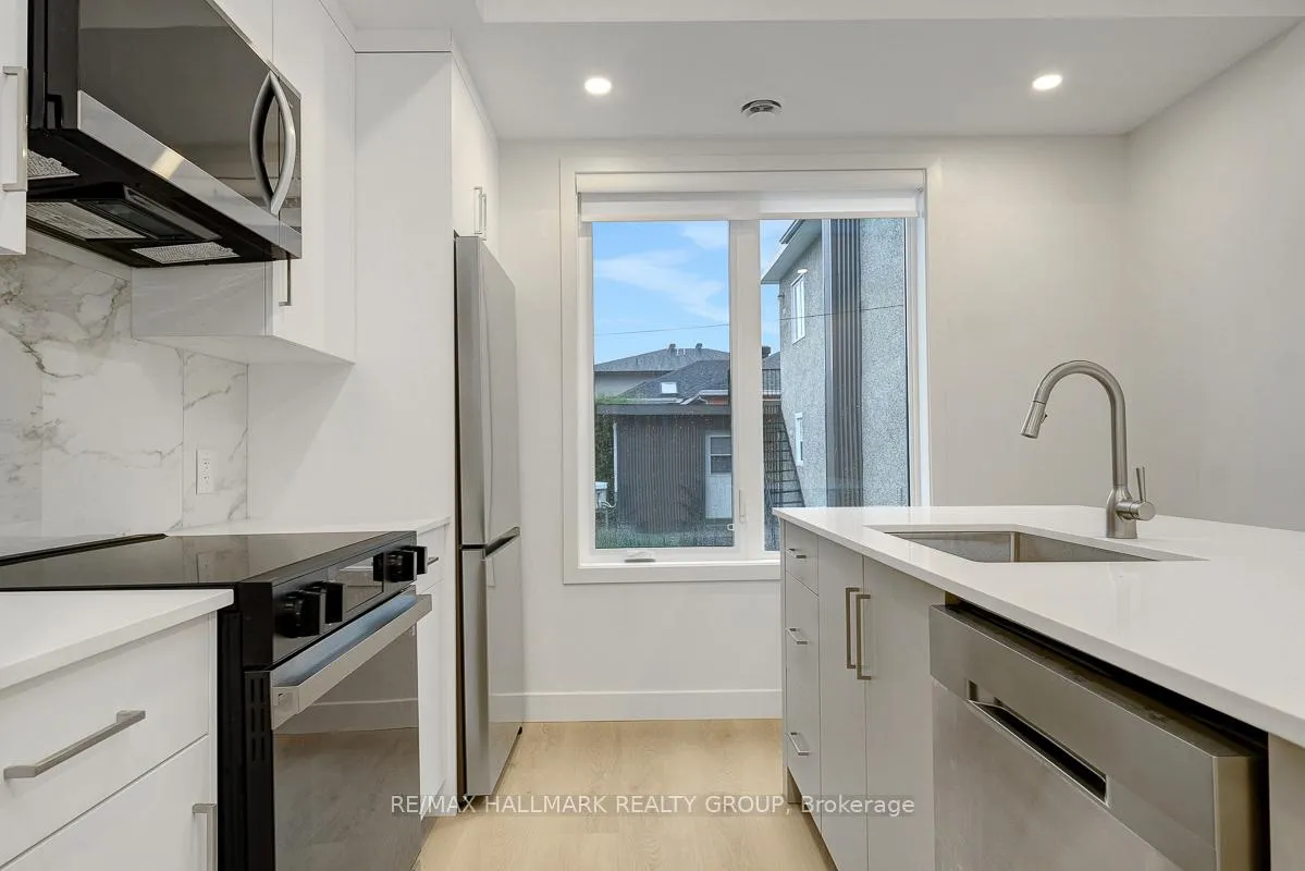 Photo 9 of Unit 4, 199 Columbus Avenue, Ottawa, Overbrook/Castle Heights — HOMEH