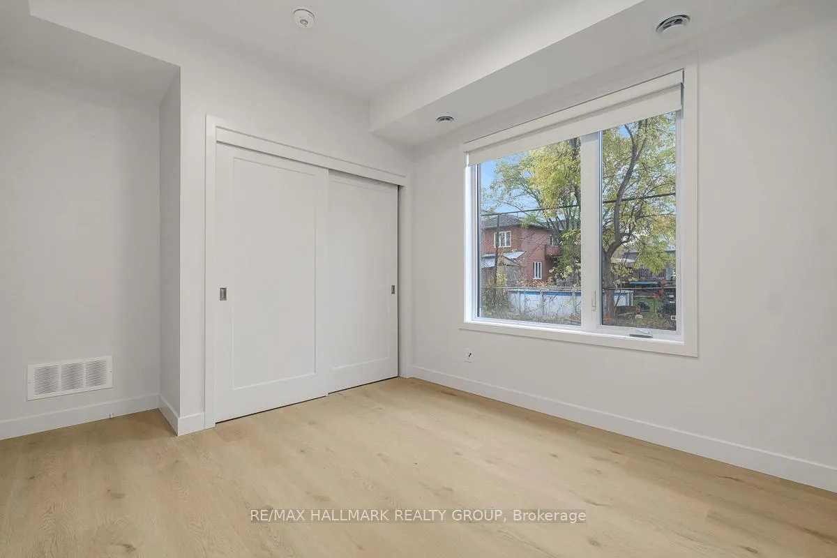 Photo 16 of Unit 4, 199 Columbus Avenue, Ottawa, Overbrook/Castle Heights — HOMEH