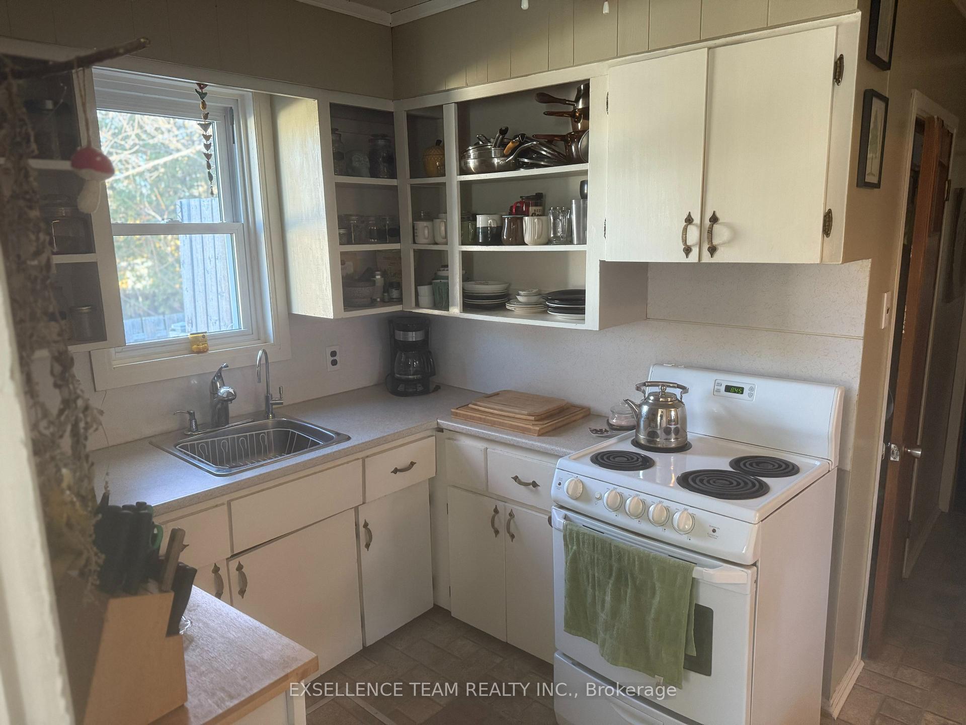 Photo 11 of 7 Mechanic Street E, North Glengarry, Maxville — HOMEH