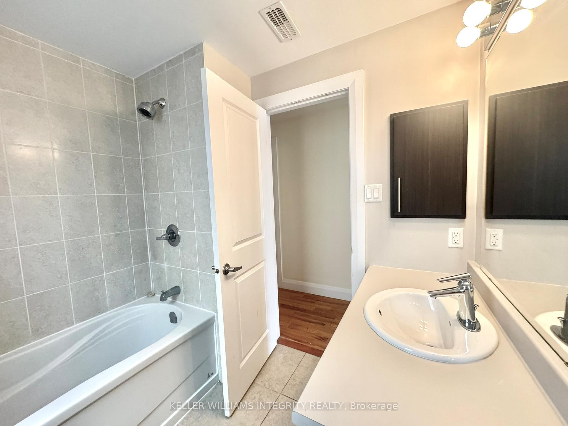 Photo 6 of 136 King George Street, Ottawa, Overbrook/Castle Heights — HOMEH