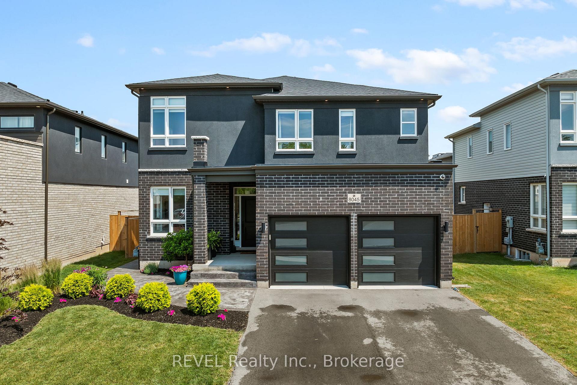 Photo 1 of 8045 Brookside Drive, Niagara Falls, Ascot — HOMEH