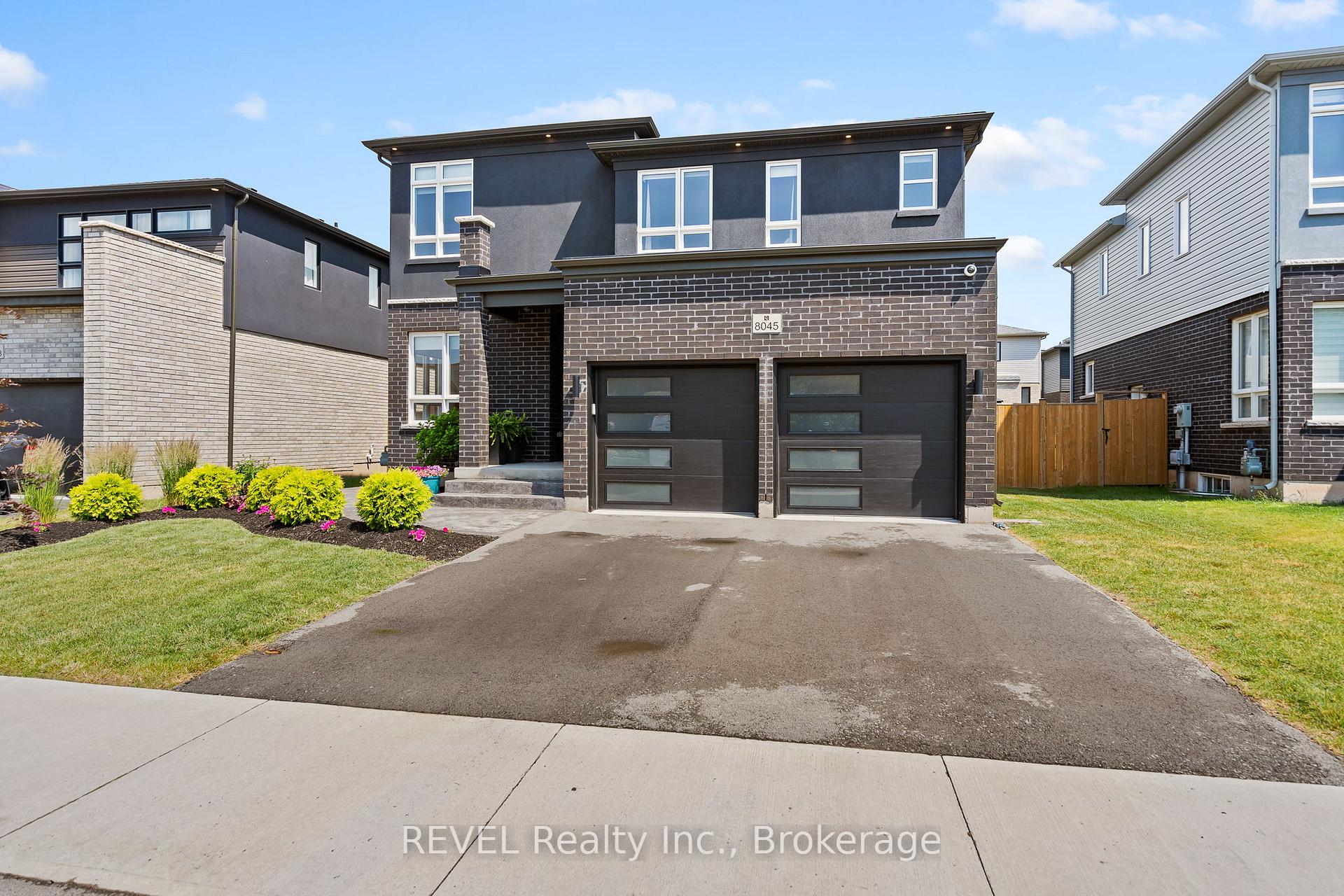 Photo 4 of 8045 Brookside Drive, Niagara Falls, Ascot — HOMEH