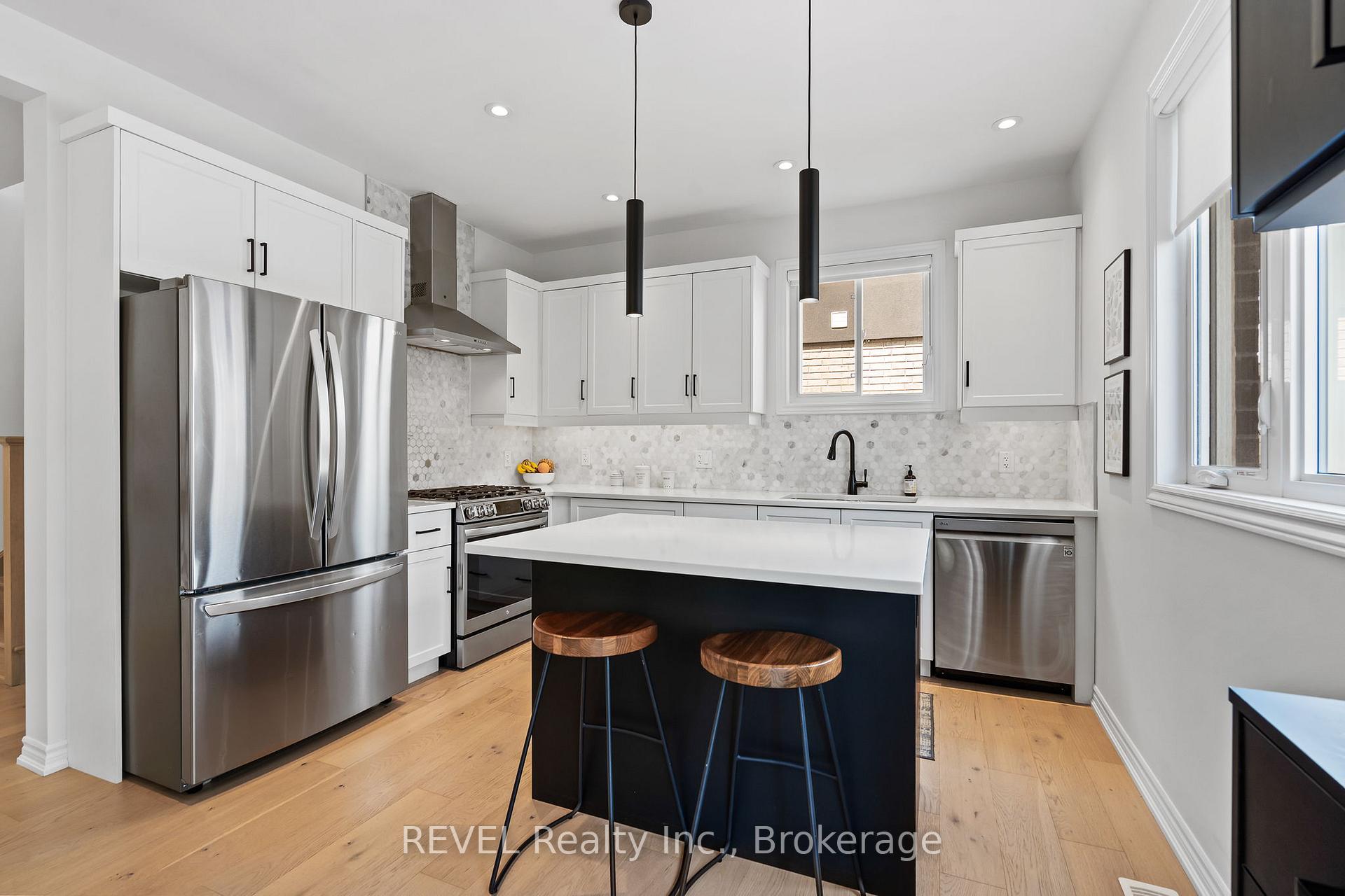Photo 14 of 8045 Brookside Drive, Niagara Falls, Ascot — HOMEH