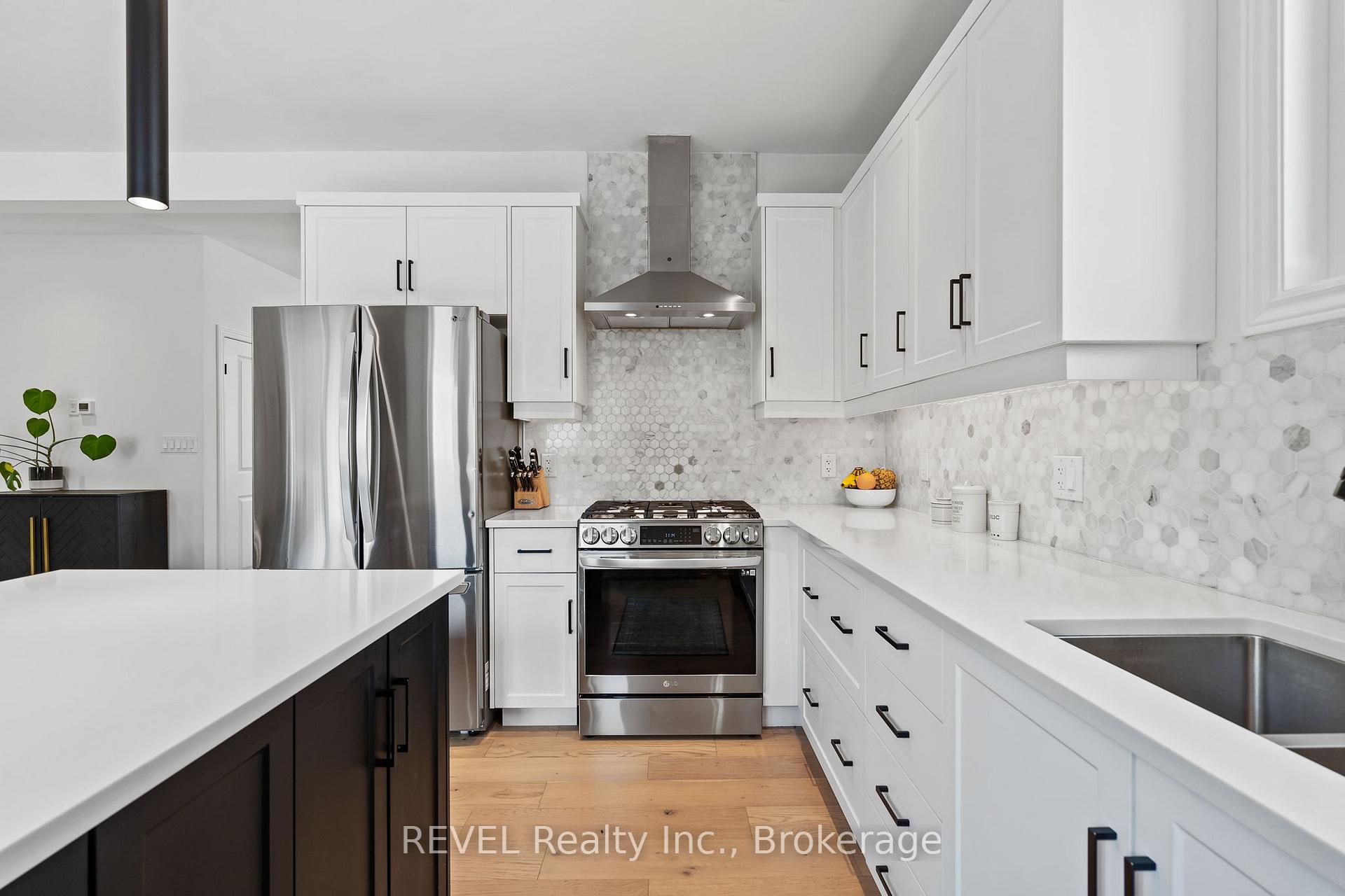 Photo 15 of 8045 Brookside Drive, Niagara Falls, Ascot — HOMEH
