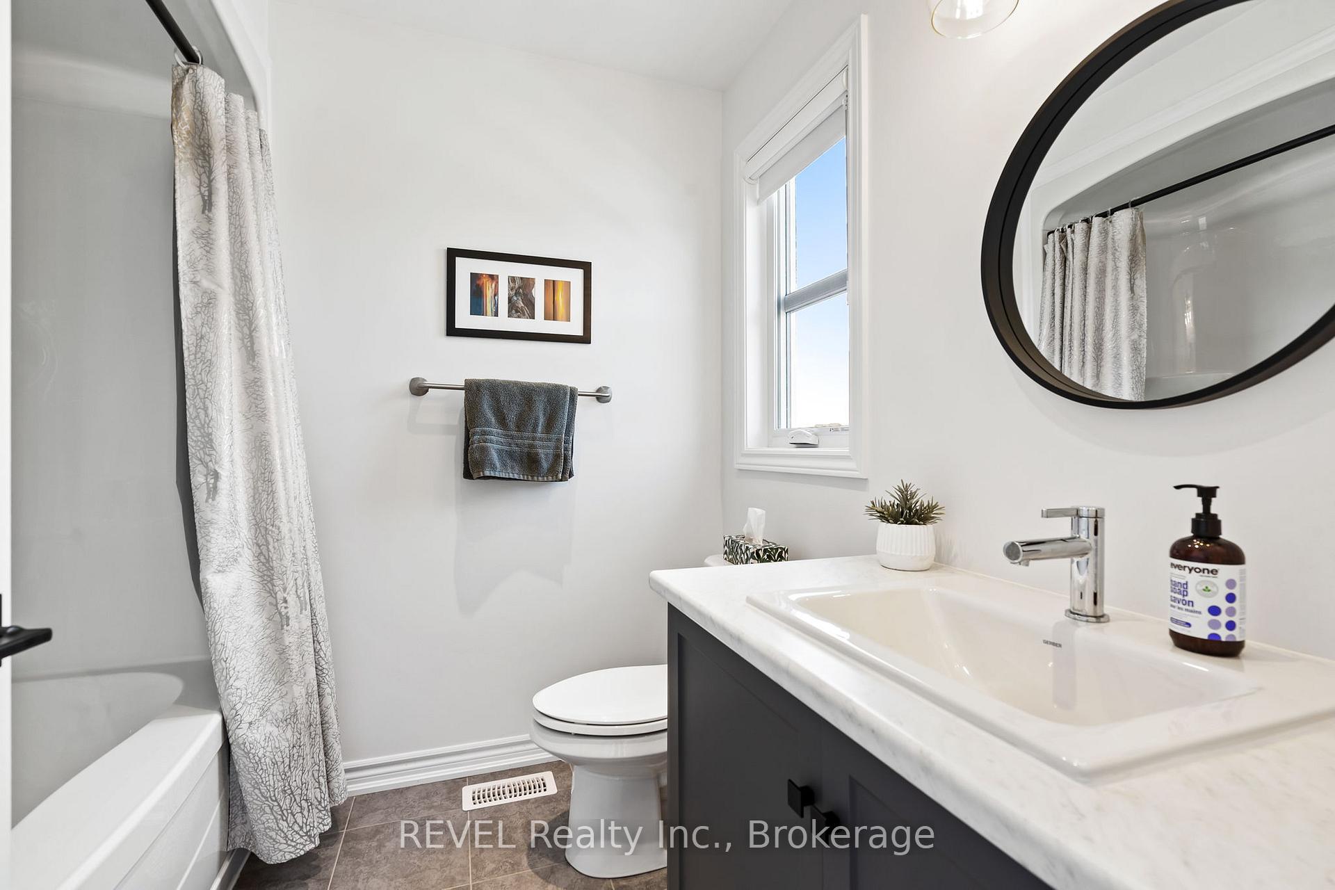 Photo 24 of 8045 Brookside Drive, Niagara Falls, Ascot — HOMEH