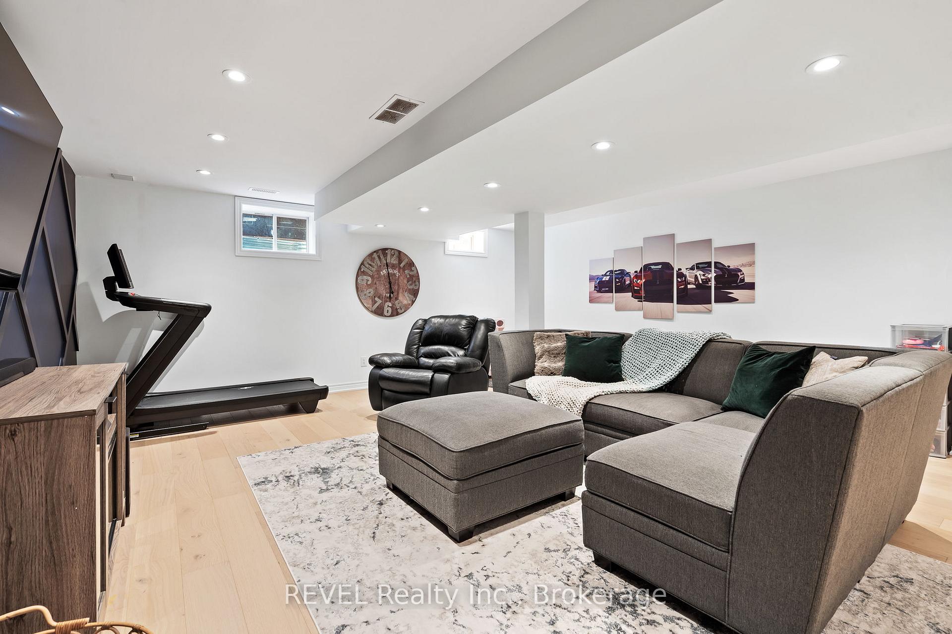 Photo 34 of 8045 Brookside Drive, Niagara Falls, Ascot — HOMEH