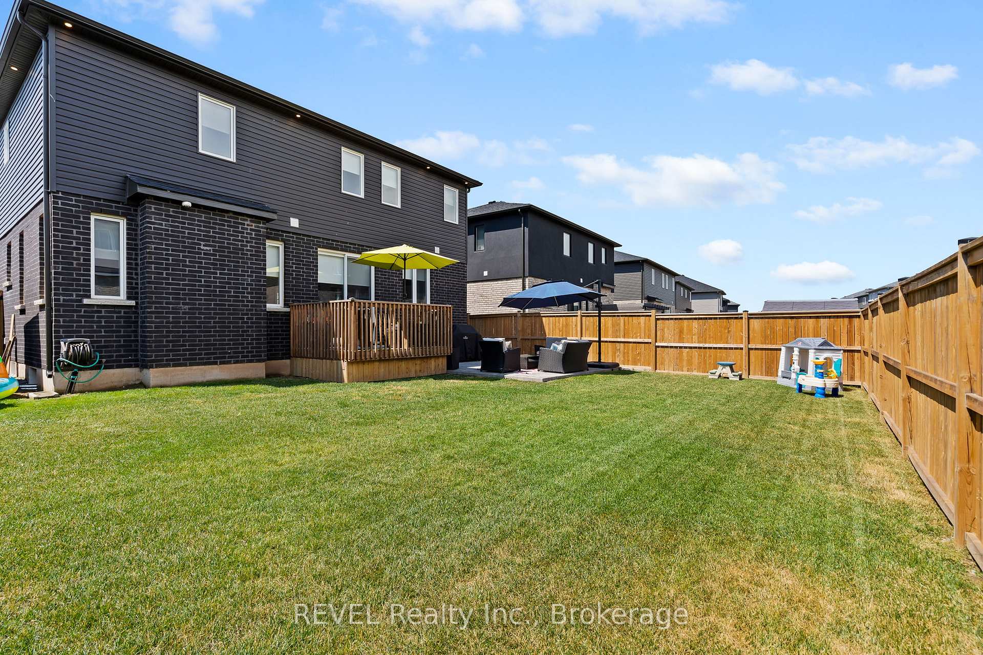 Photo 42 of 8045 Brookside Drive, Niagara Falls, Ascot — HOMEH