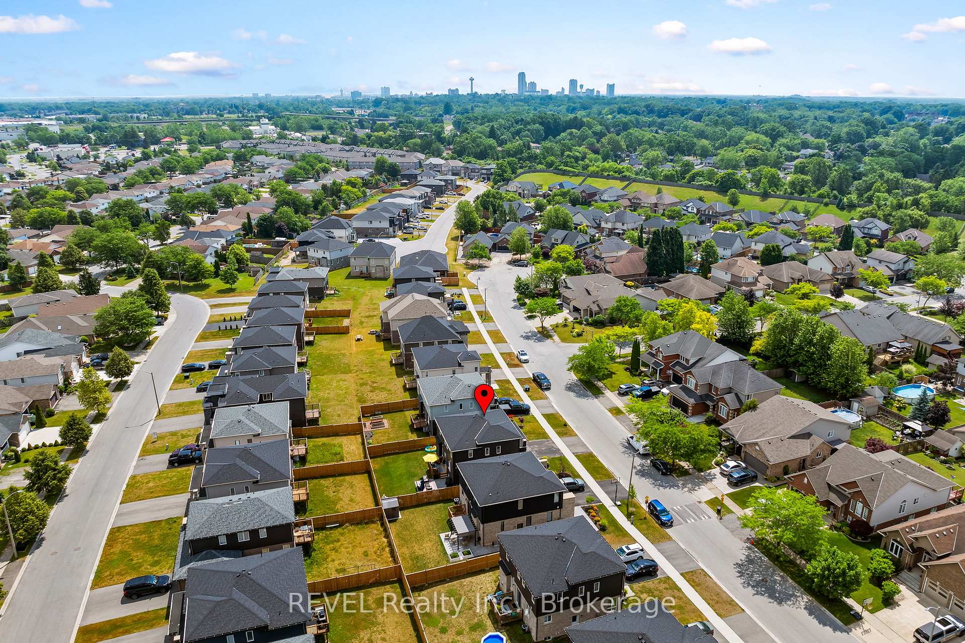 Photo 47 of 8045 Brookside Drive, Niagara Falls, Ascot — HOMEH
