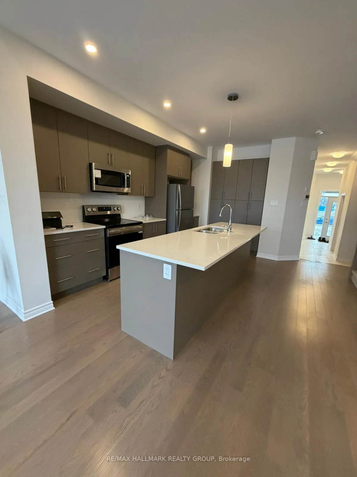 Photo 5 of 705 Montrichard Road, Ottawa, Notting Hill/Summerside — HOMEH