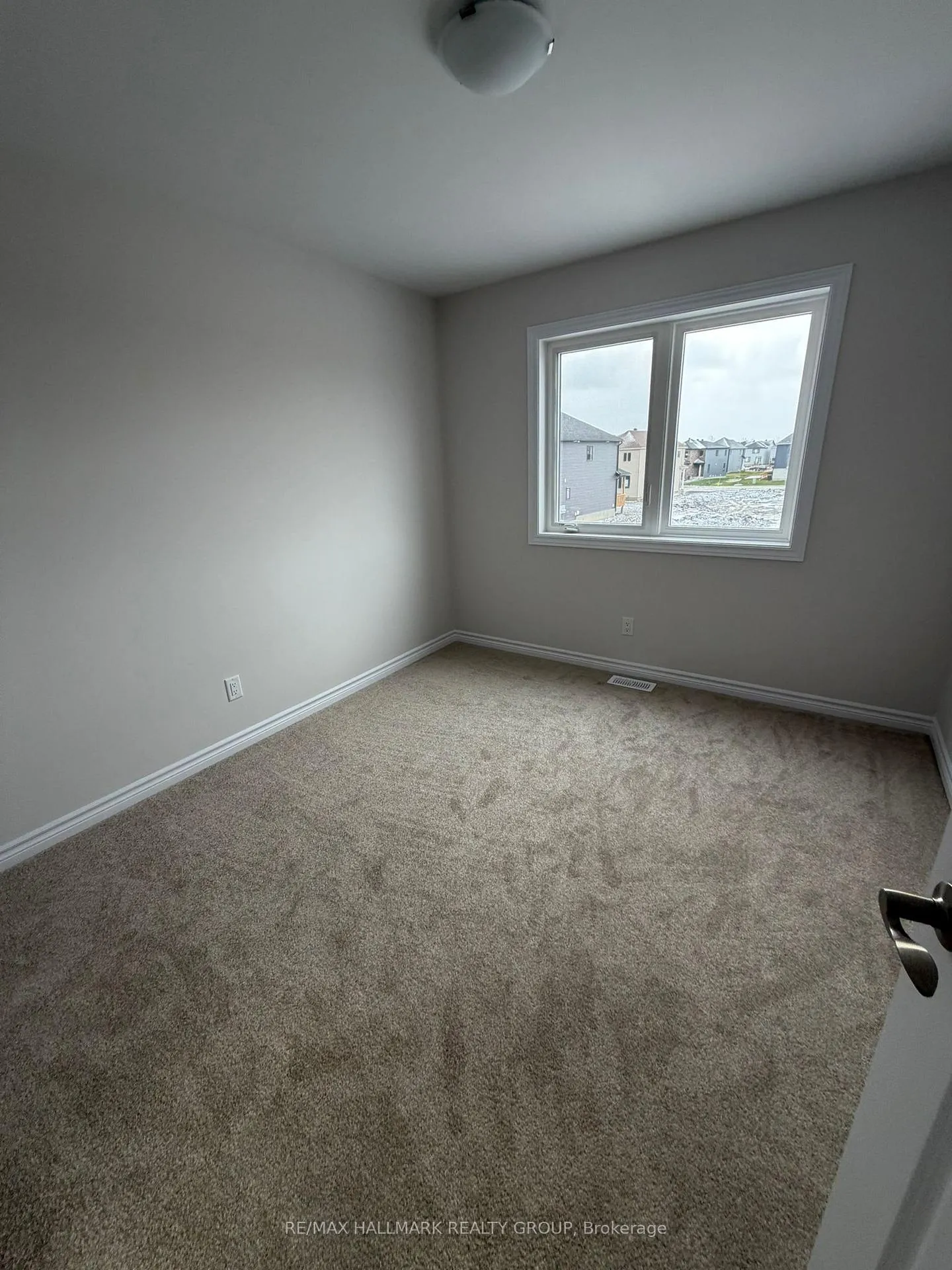 Photo 7 of 705 Montrichard Road, Ottawa, Notting Hill/Summerside — HOMEH