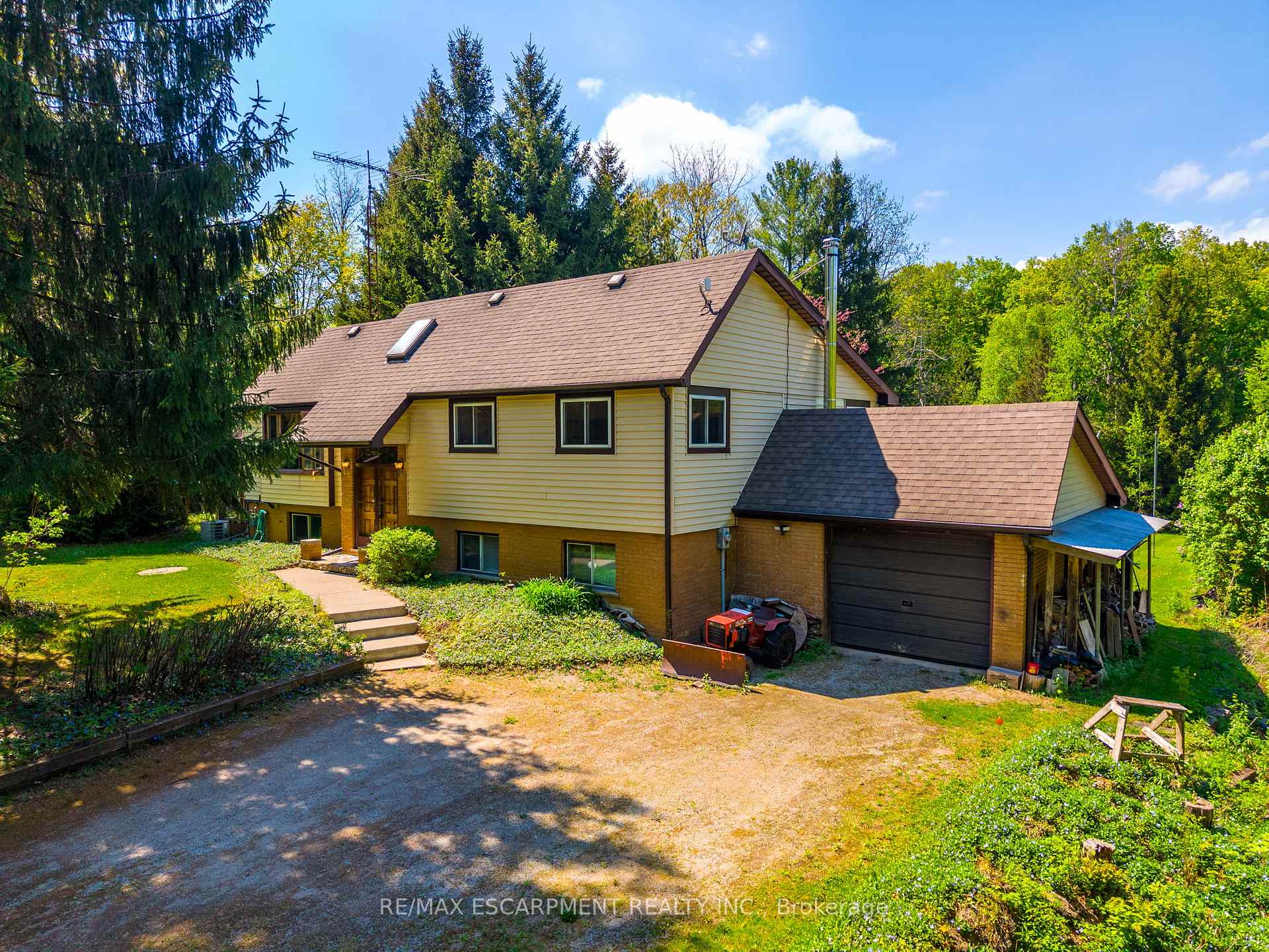 Front of 1215 Derry Road
