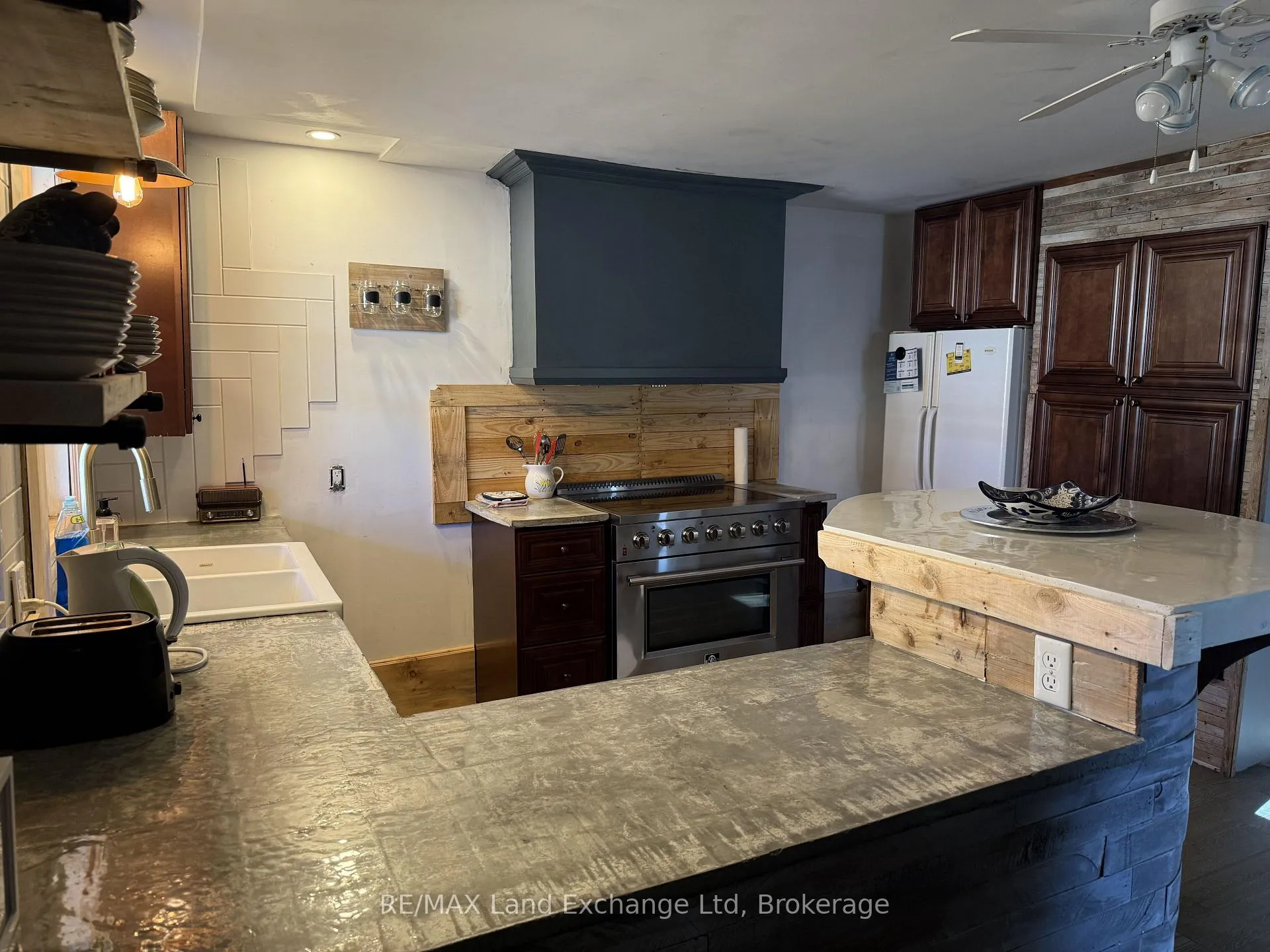 Photo 2 of 26 Patrick Street W, North Huron, Wingham — HOMEH