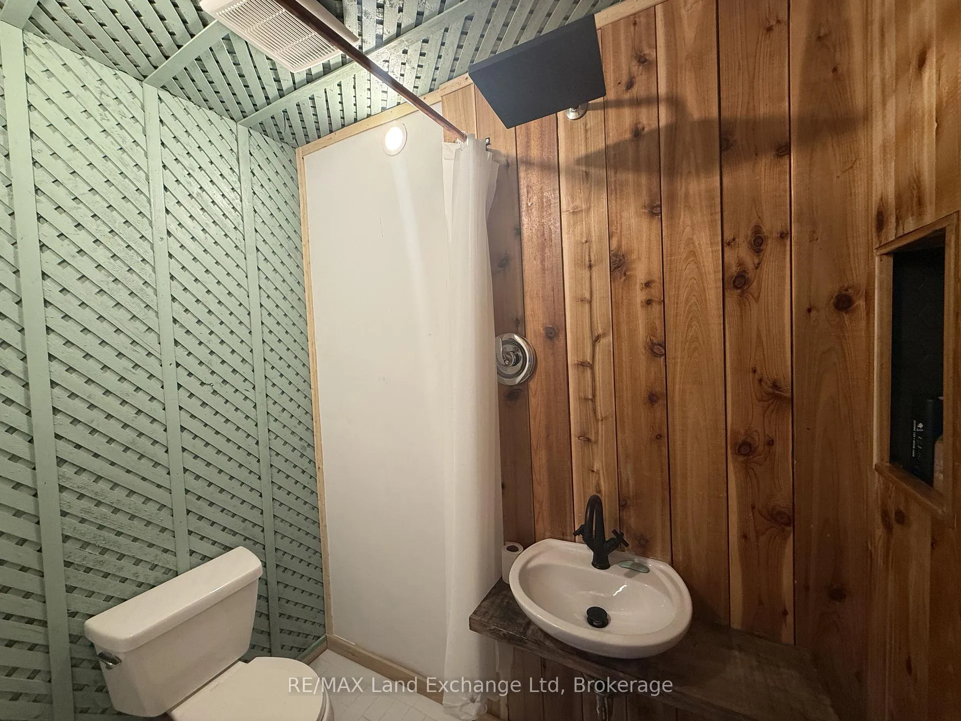 Photo 12 of 26 Patrick Street W, North Huron, Wingham — HOMEH