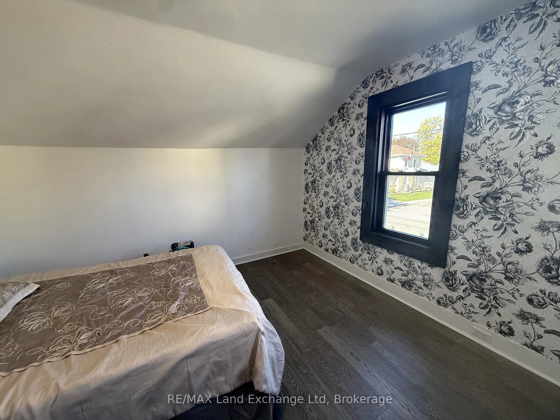Photo 13 of 26 Patrick Street W, North Huron, Wingham — HOMEH