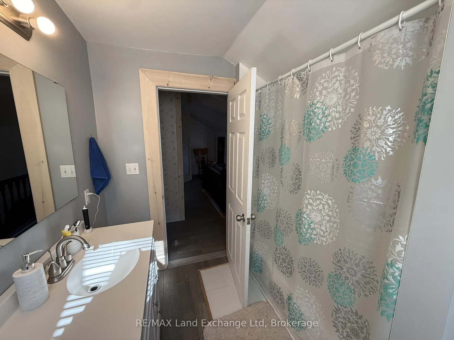 Photo 20 of 26 Patrick Street W, North Huron, Wingham — HOMEH