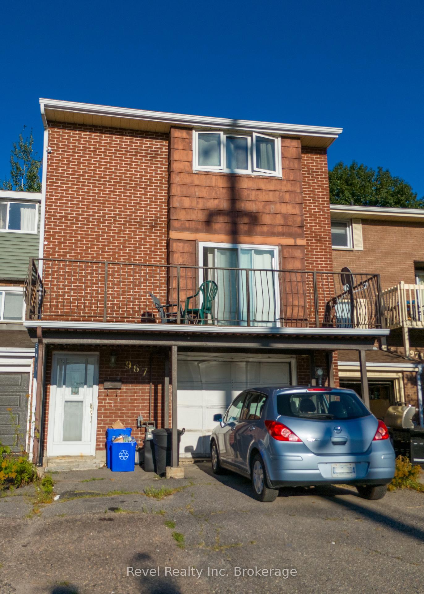 Front of 967 Tackaberry Drive
