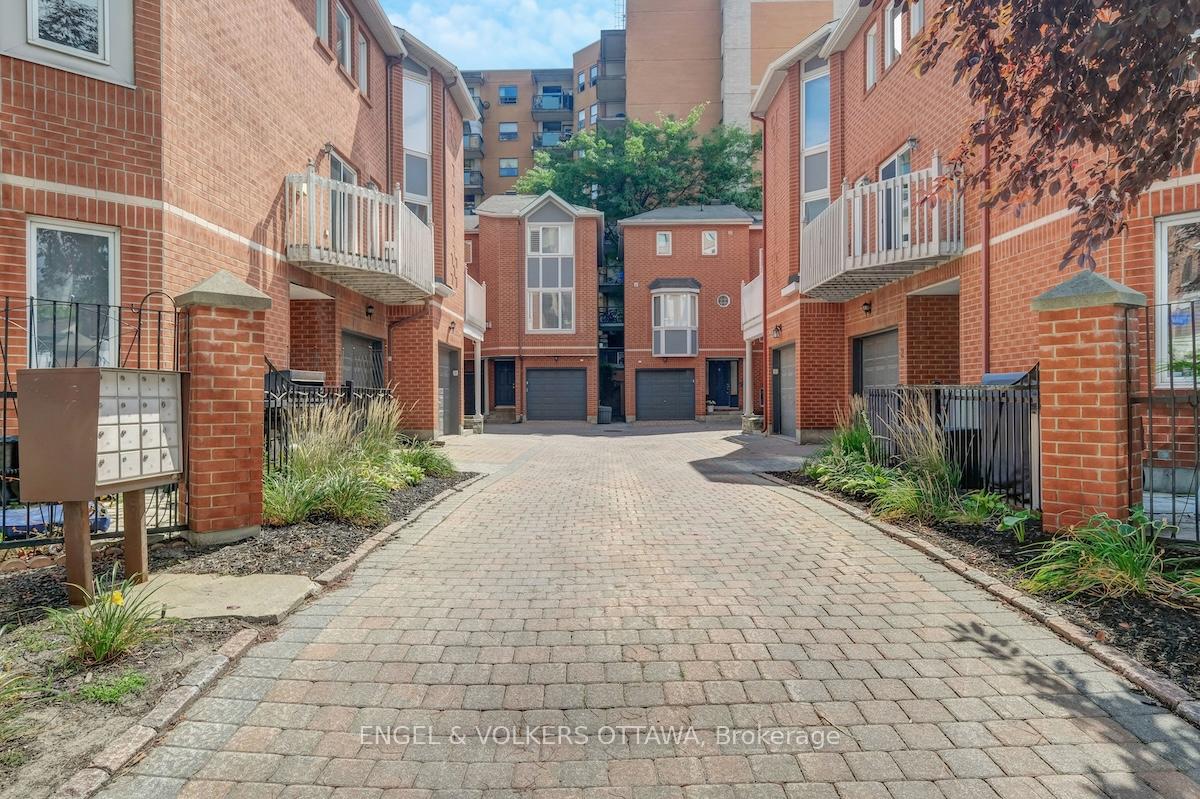 Photo 3 of 6 Stockport Private, Ottawa, Ottawa Centre — HOMEH