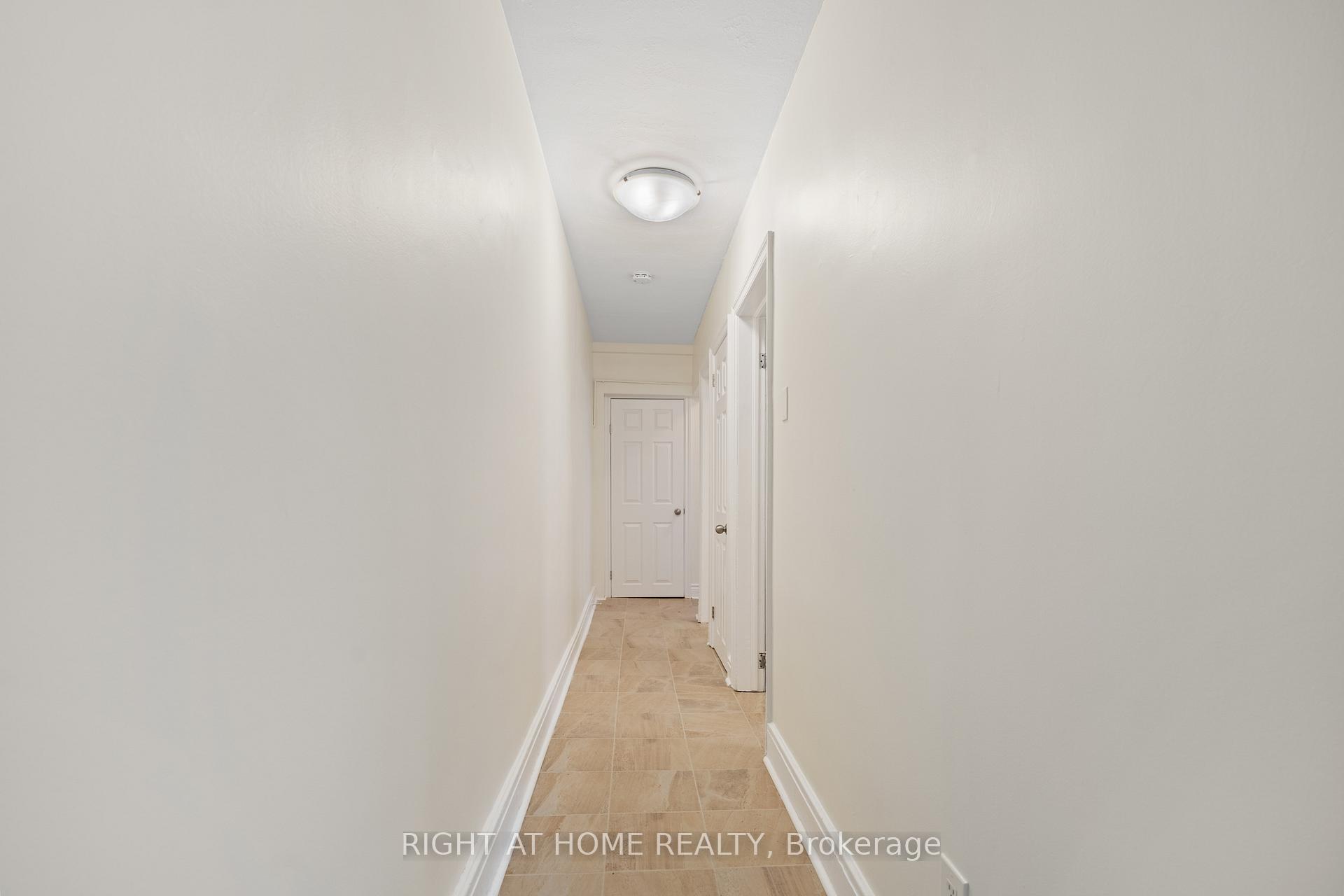 Photo 2 of Unit 1, 396 Mackay Street, Ottawa, Lindenlea — HOMEH