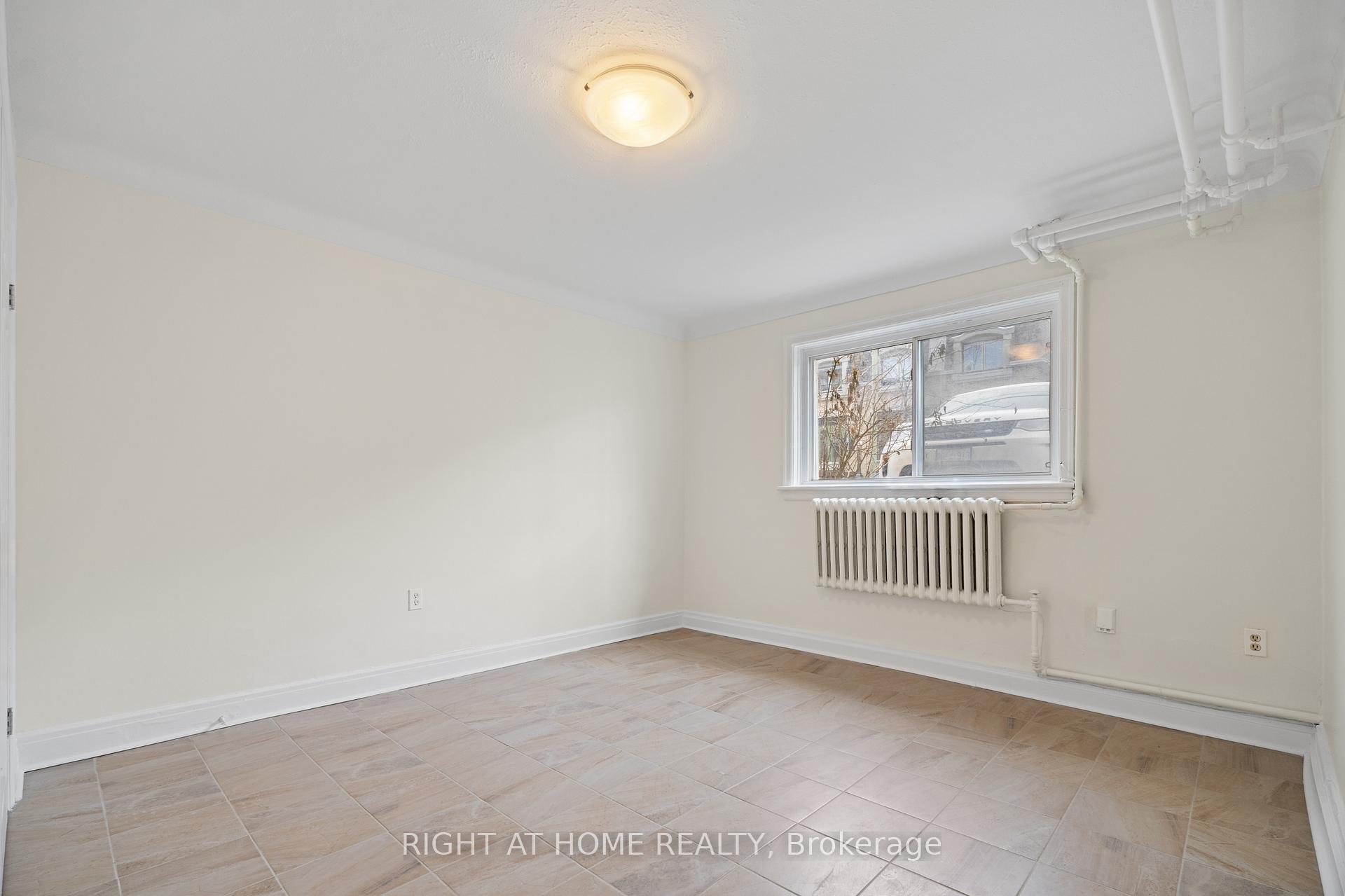 Photo 3 of Unit 1, 396 Mackay Street, Ottawa, Lindenlea — HOMEH